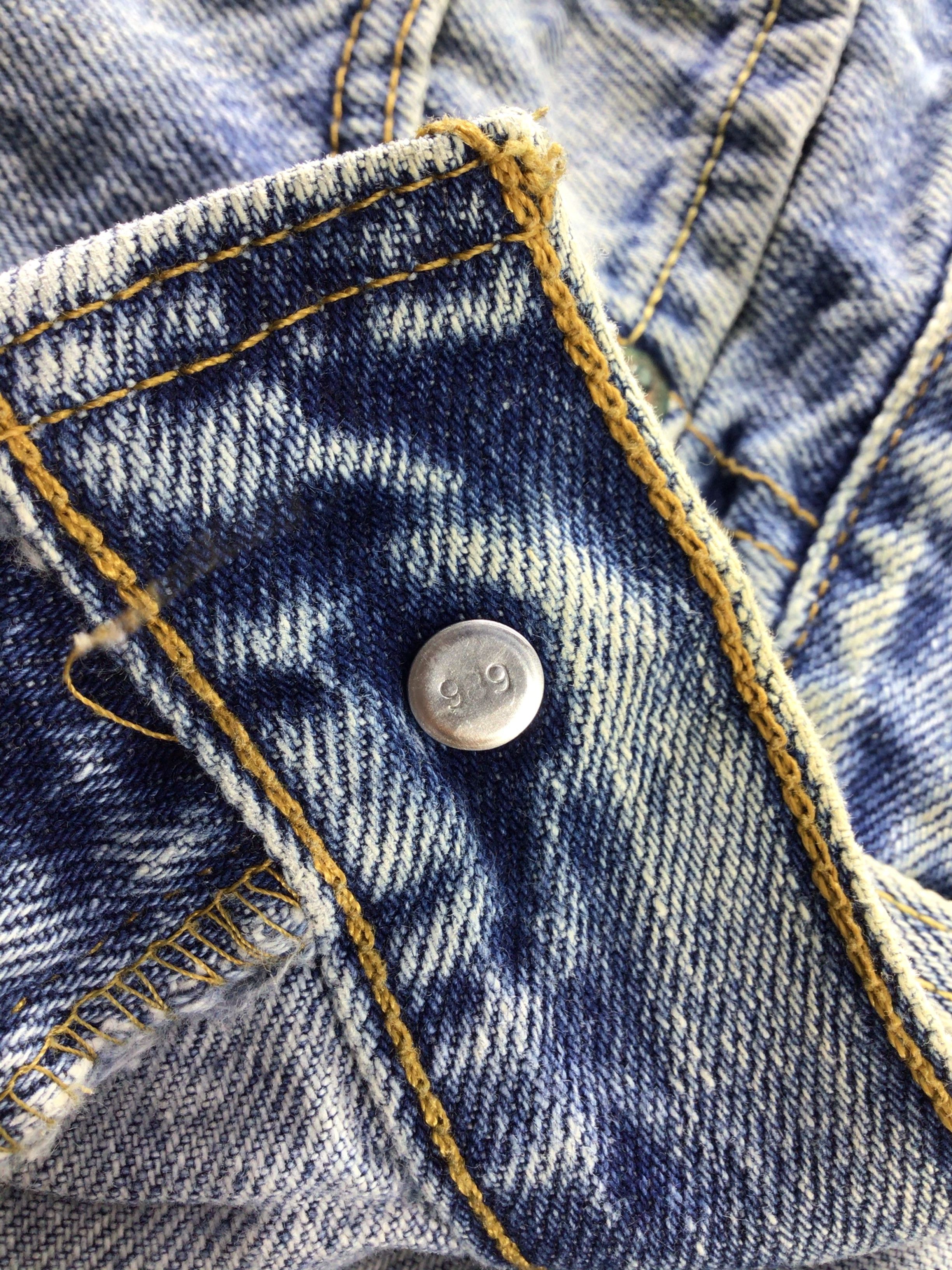 Levi's Vintage Levis 505 Jeans Stone Washed Denim -J519 Size US 35 - 11 Thumbnail