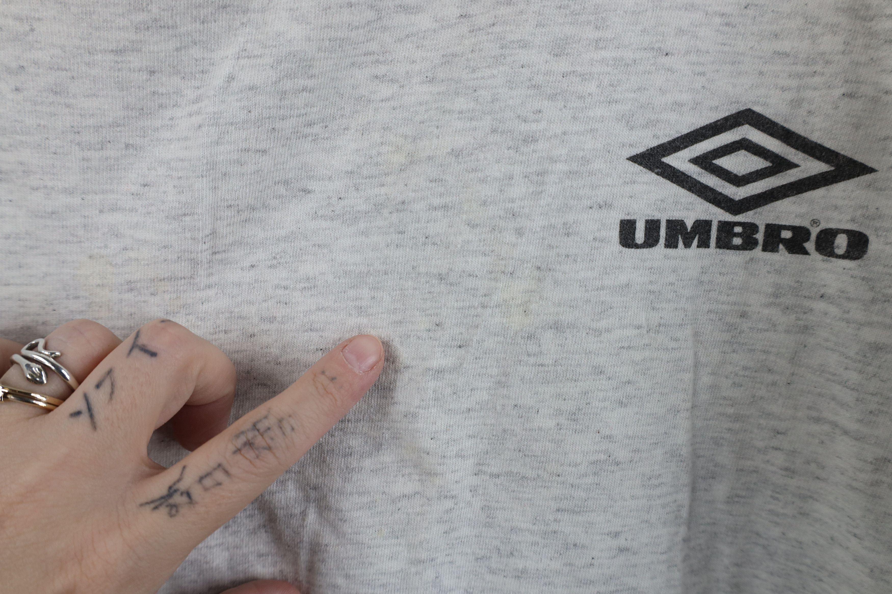 Umbro Vintage 90s Umbro Futbol Goalkeeper Goalie Big Hands T-Shirt Size US XL / EU 56 / 4 - 6 Thumbnail