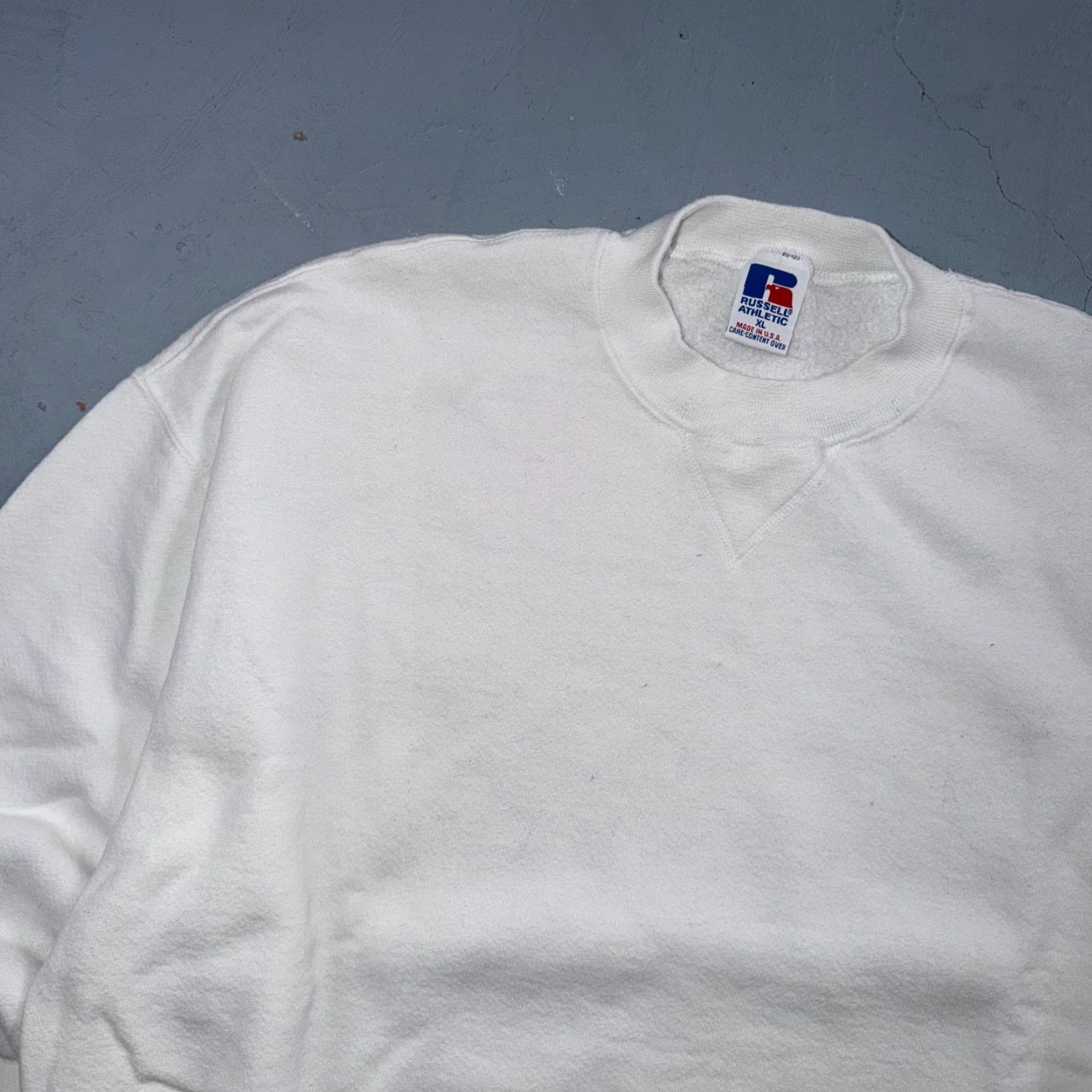 Russell Athletic VINTAGE Russell Athletic Sweatshirt XL White Crewneck 90s Men Pullover Cotton Graphic Print Logo All Seasons Size US XL / EU 56 / 4 - 2 Thumbnail