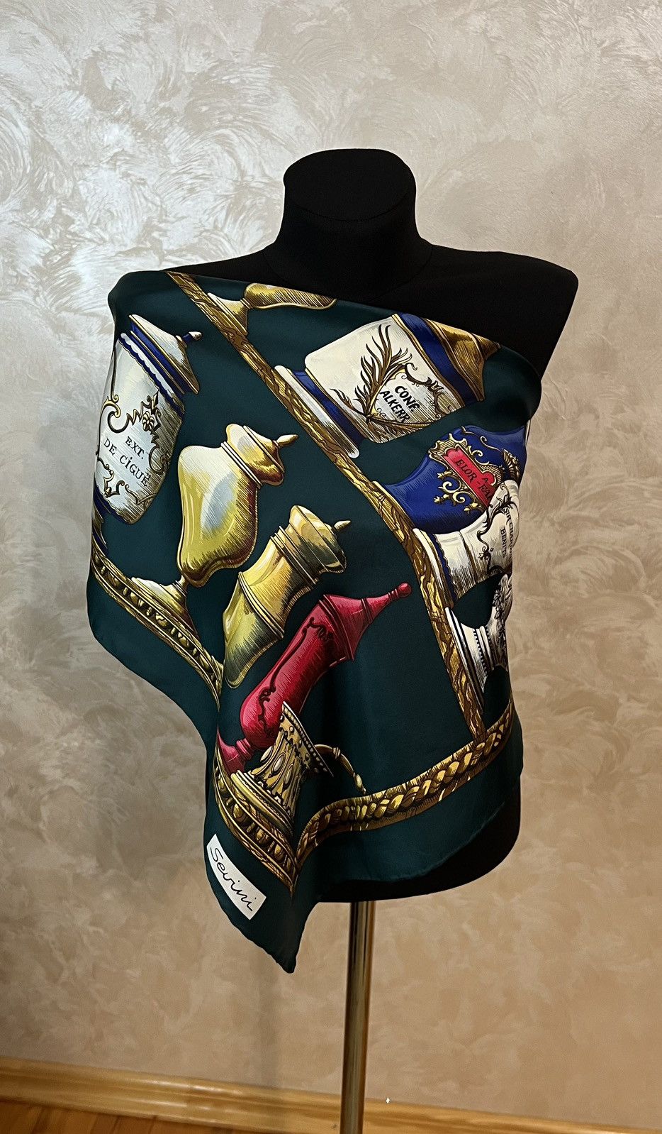 Japanese Brand Vintage Sevini Silk Scarf 90s Street Wear Y2K Casual Style Size ONE SIZE - 1 Thumbnail