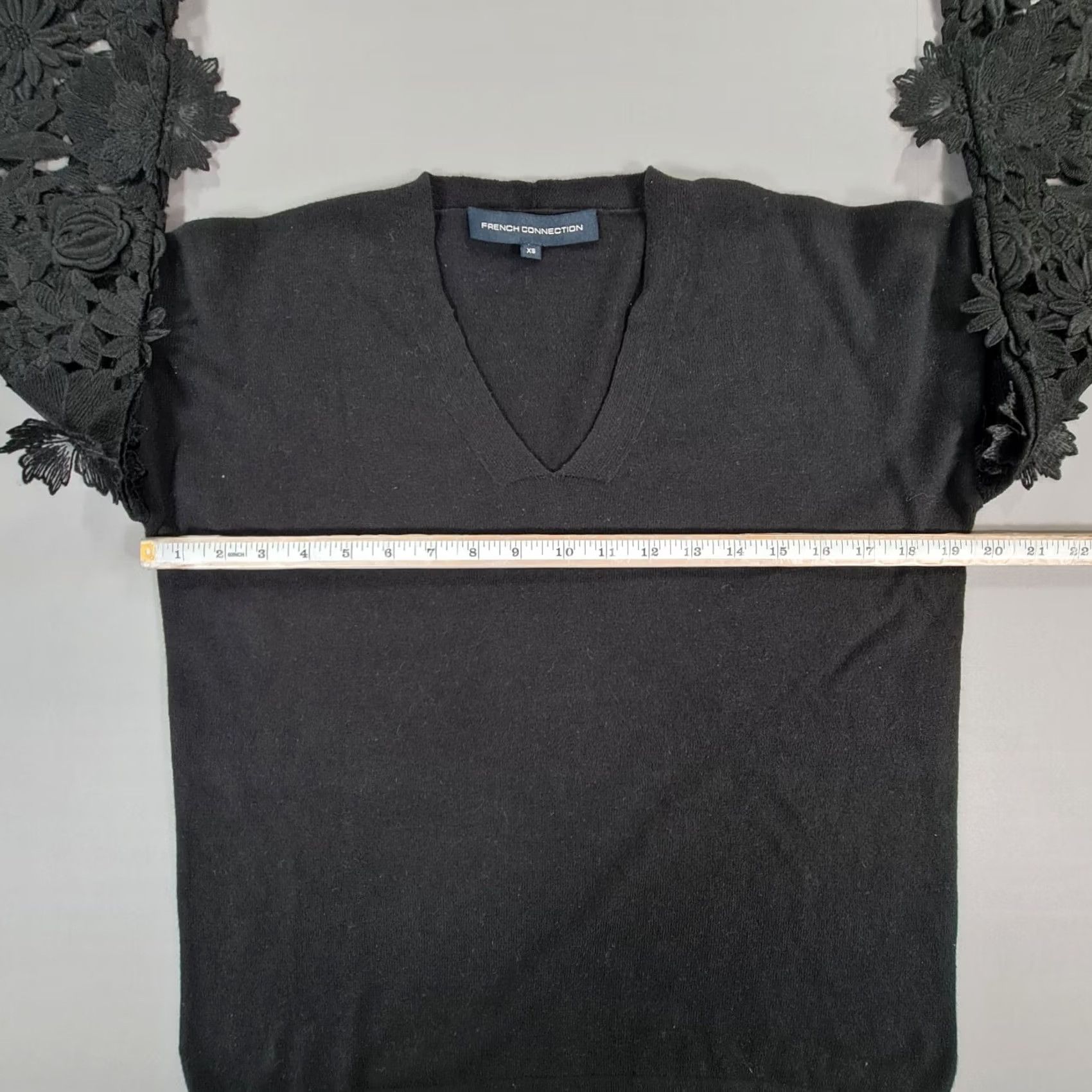 French Connection French Connection Jumper Womens Black XS V Neck Cotton Blend Lace Floral Sleeves Size XS / US 0-2 / IT 36-38 - 6 Thumbnail