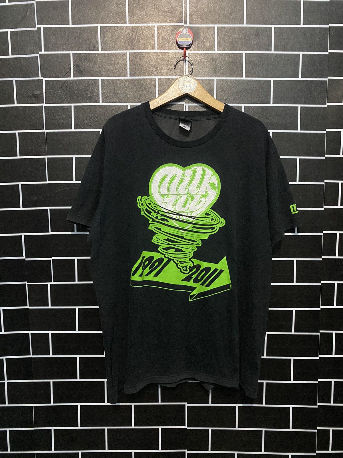 Band Tees × Japanese Brand Studio 696 Milktub Anniversary 20th tshirt Size US XXL / EU 58 / 5 - 1 Thumbnail