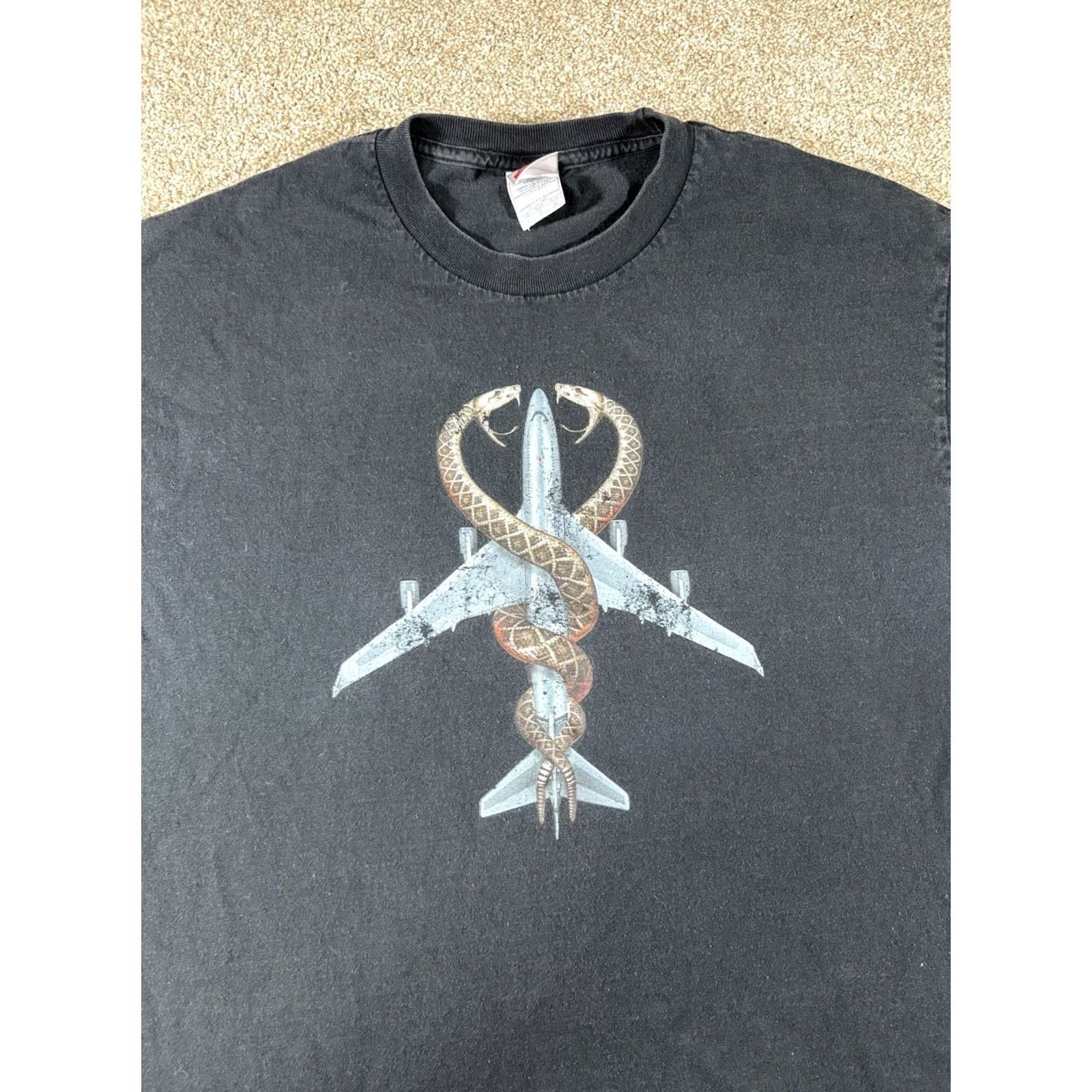 AAA VINTAGE Snakes On A Plane Movie Promo Graphic Shirt Black Adult Large Graphic Print Mens T-Shirt 2000s Size US L / EU 52-54 / 3 - 2 Thumbnail