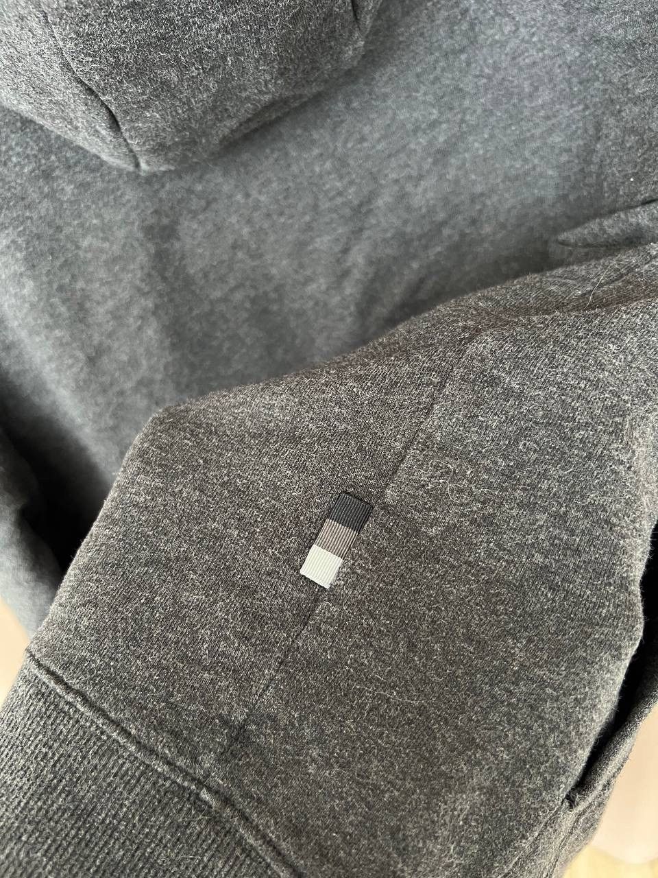 Rapha Rapha Big Logo Hoodie Mens Size M Embroidered Sweater Size US M / EU 48-50 / 2 - 9 Thumbnail