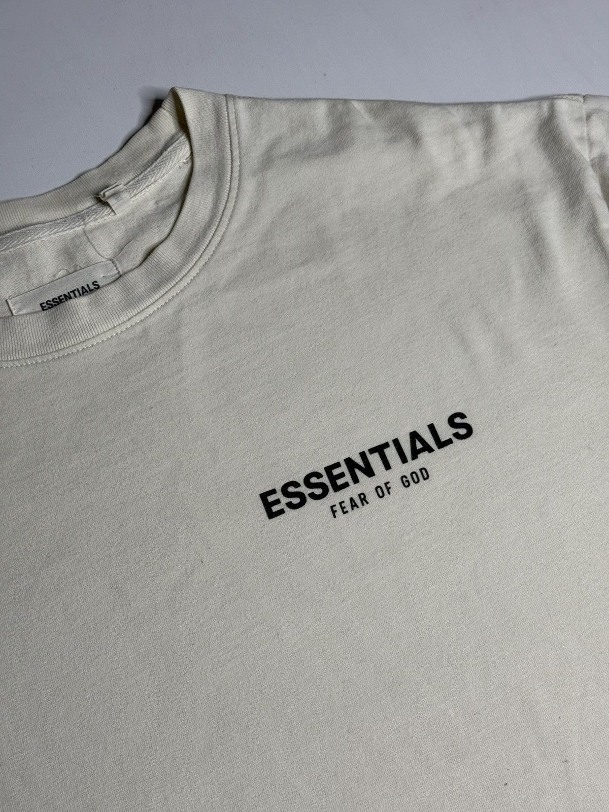 Essentials Essentials FOG FW16 Front Logo Tee “Cream” [XL] PREOWNED Size US XL / EU 56 / 4 - 2 Thumbnail