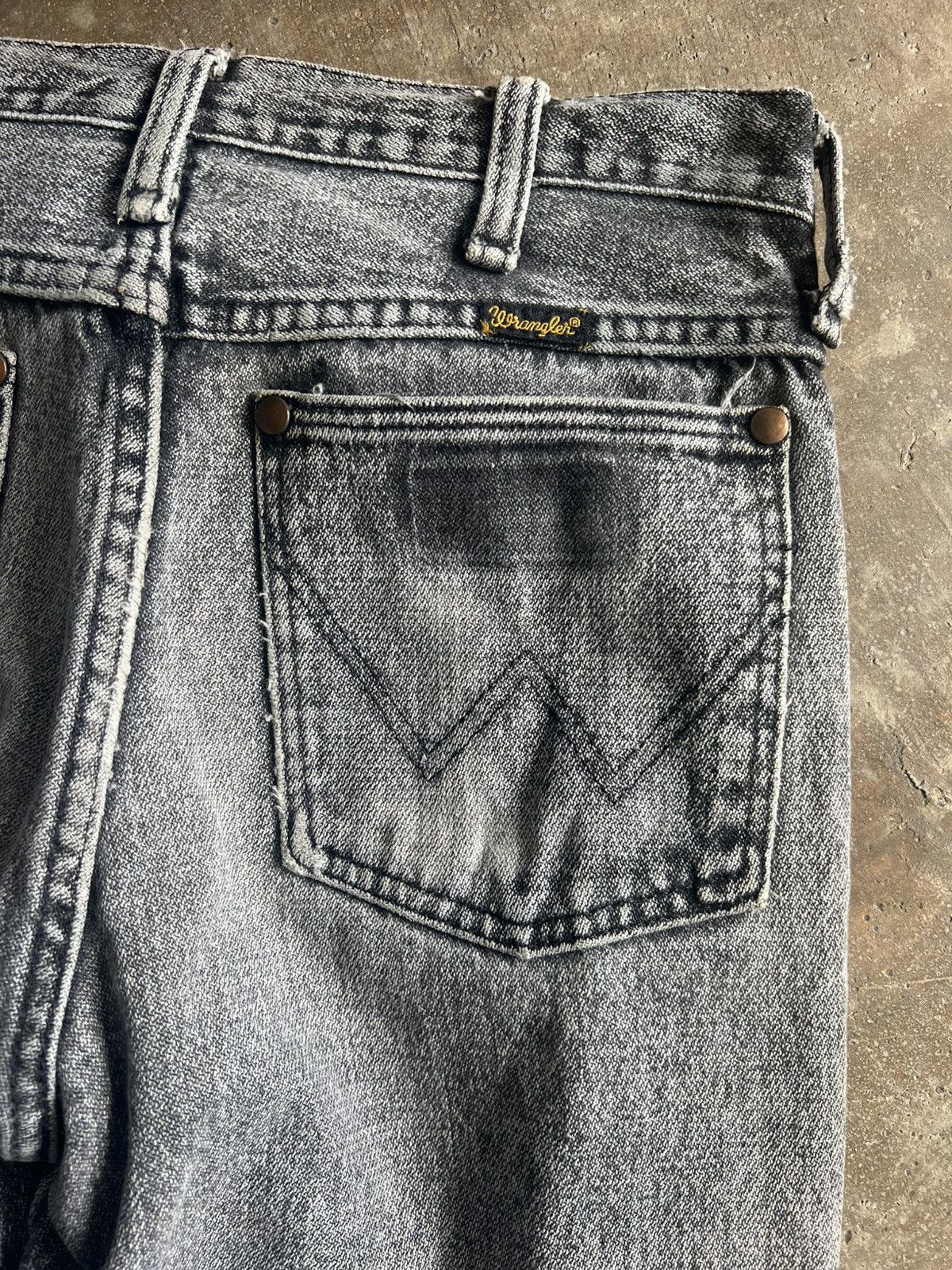 Wrangler VINTAGE WRANGLER GALACTIC WASH DISTRESSED DENIM JEANS Size US 28 / EU 44 - 17 Thumbnail