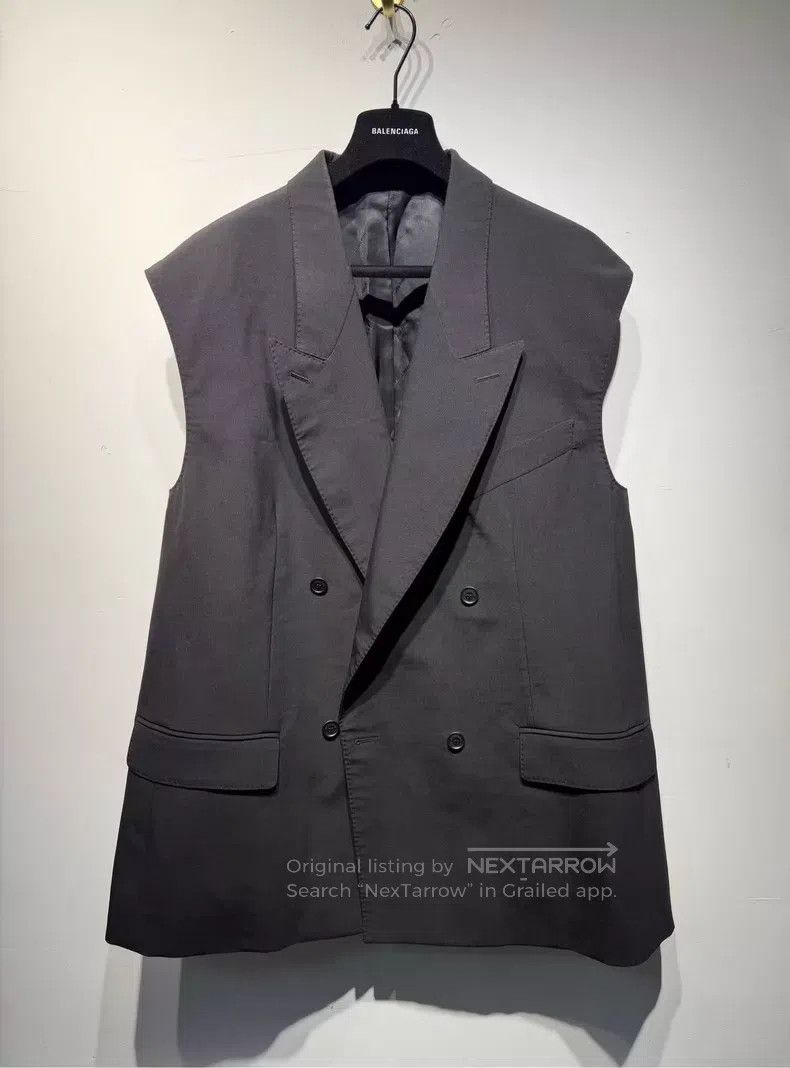 Balenciaga Balenciaga Solid Color Double Breasted Sleeveless Vest Size XXS / US 00 / IT 34 - 1 Thumbnail
