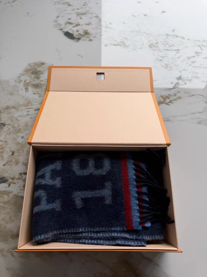 Louis Vuitton Louis Vuitton Cashmere scarf Size ONE SIZE - 6 Thumbnail