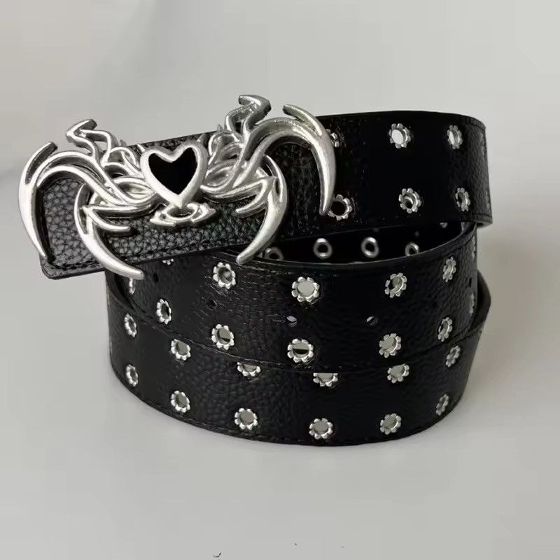 Leather Vintage Devil Wing Heart Pu Leather Studded Belt Size ONE SIZE - 2 Thumbnail