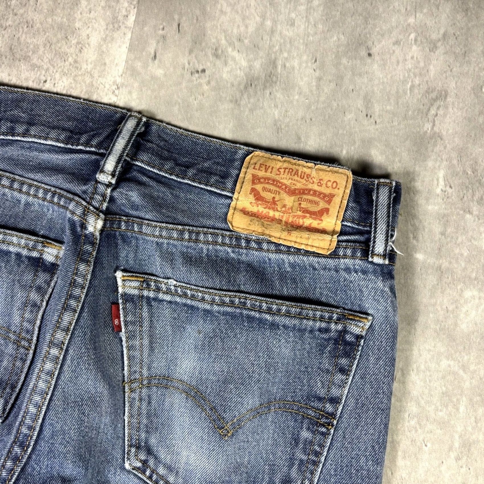 Levi's VINTAGE Levi's 505 Jeans Dark Wash Straight Levi's 505 Jeans 30x30 Mens Denim Blue 2000s Grunge Pants Size US 30 / EU 46 - 6 Thumbnail