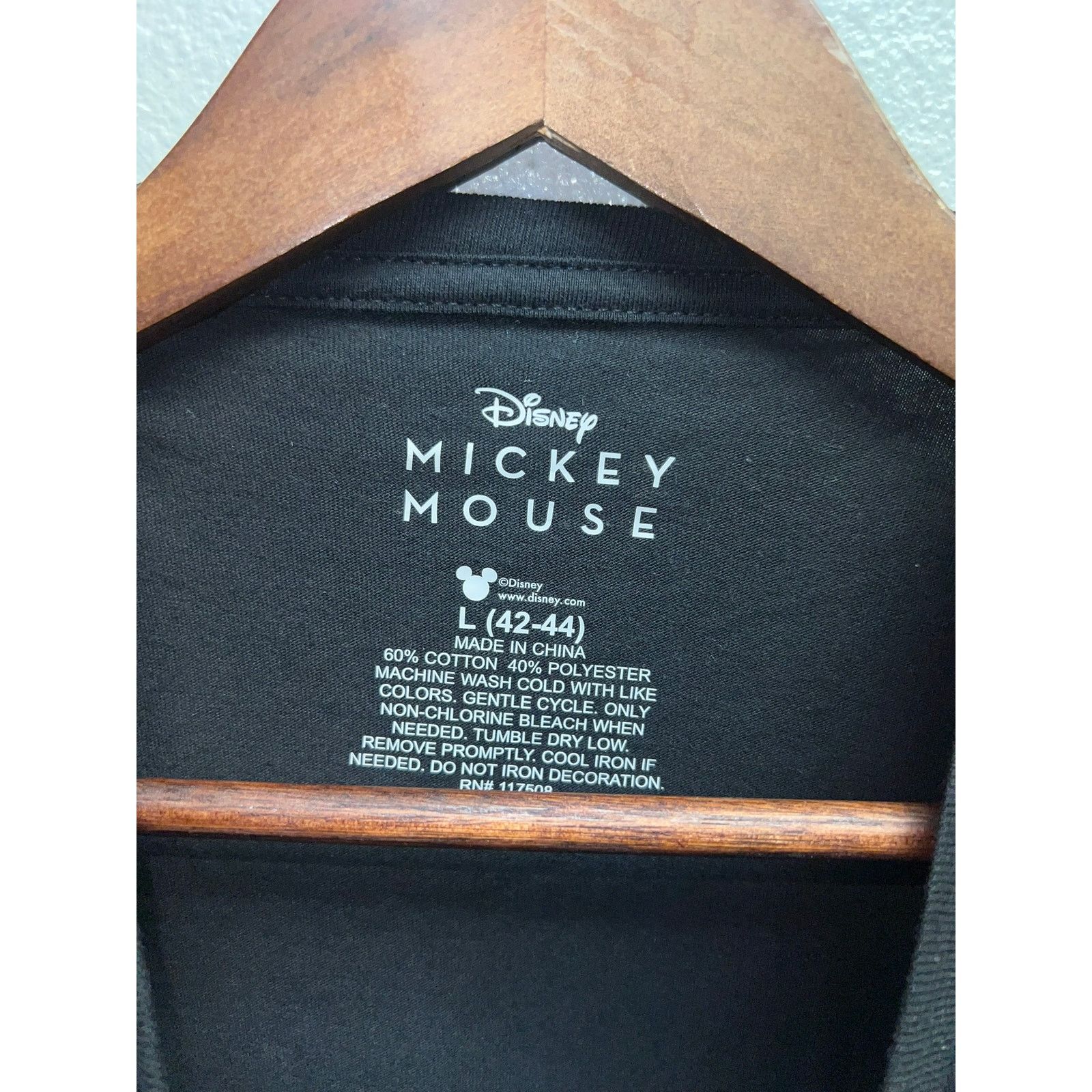 Disney Disney Mickey Mouse Halloween Shirt Moon Ears Tee NWT Large Size US L / EU 52-54 / 3 - 5 Thumbnail