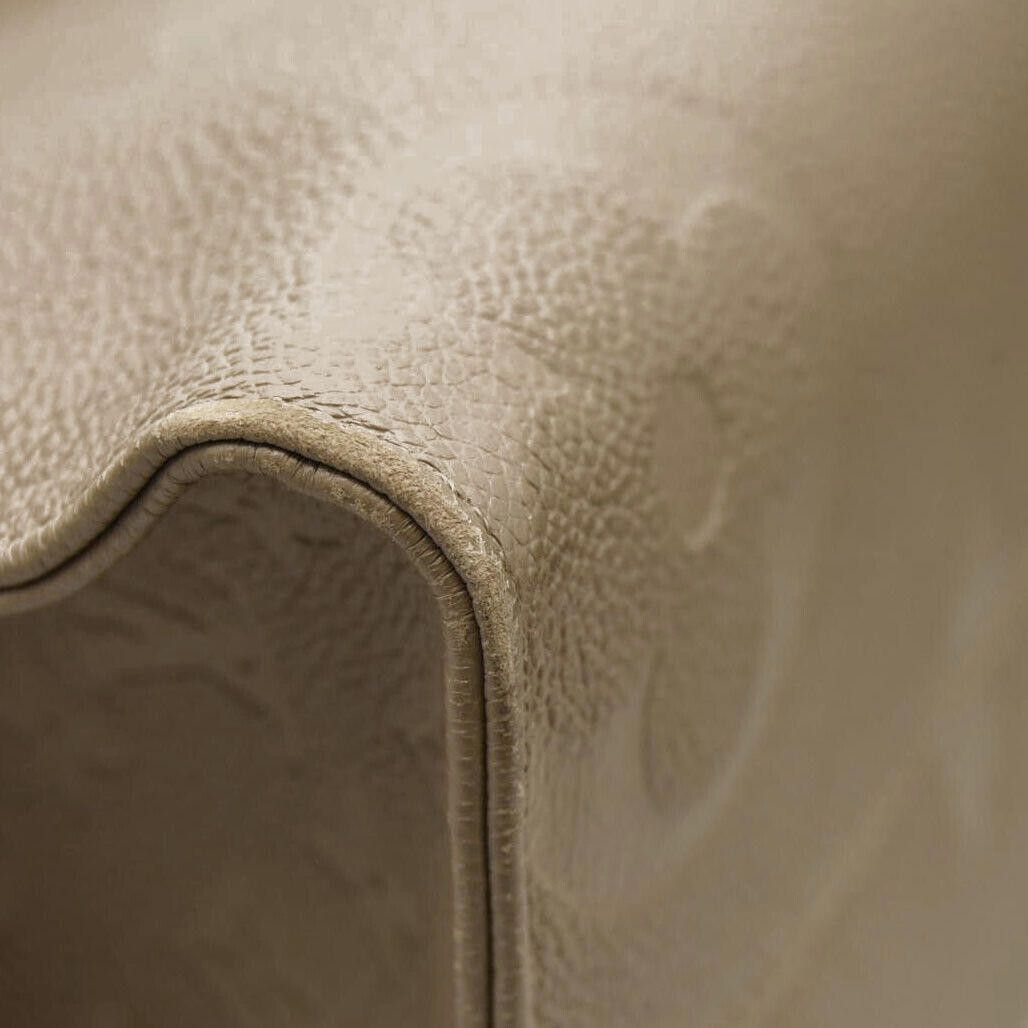 Louis Vuitton Louis Vuitton Empreinte Monogram Giant Onthego MM Size ONE SIZE - 9 Thumbnail
