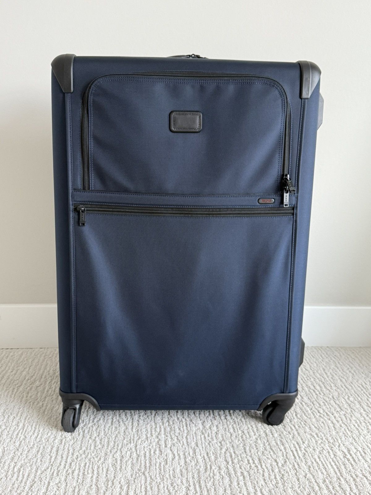Tumi NWT Tumi Extended Trip Expandable 4 wheel suitcase $1350 Size 32 - 1 Thumbnail