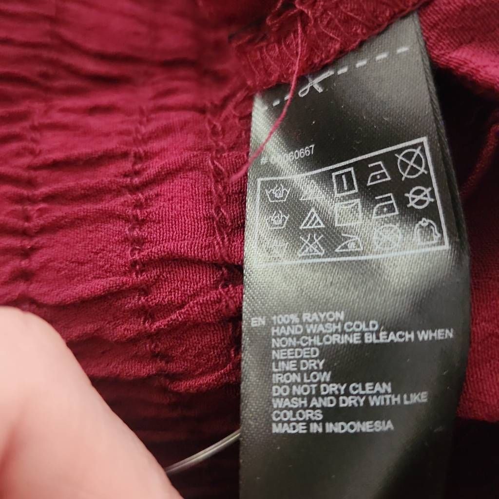 Forever 21 Forever 21Women's Size Medium Burgundy Pull On Shorts Size 29" - 3 Thumbnail