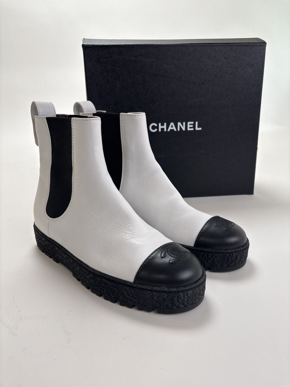 Chanel CHANEL ANKLE BOOT / SHORT BOOT Size US 9.5 / IT 39.5 - 6 Thumbnail