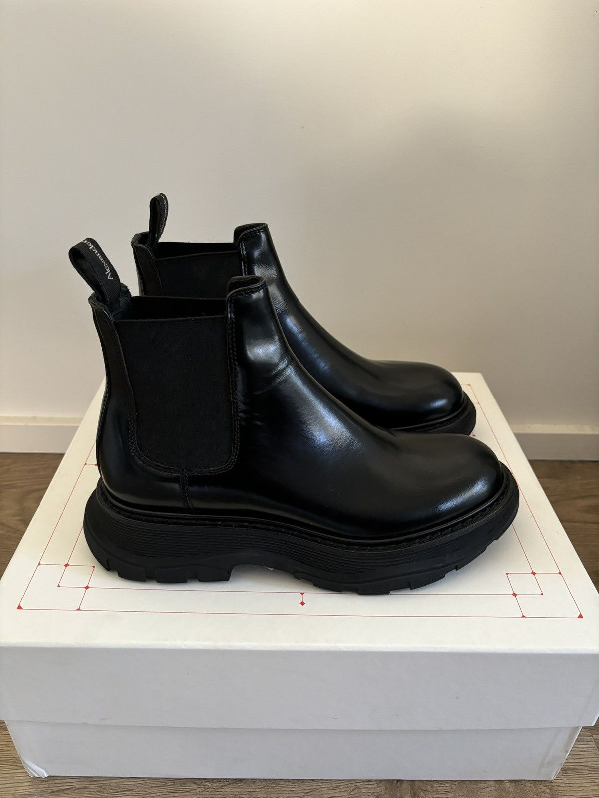 alexander mcqueen chunky sole chelsea boots
