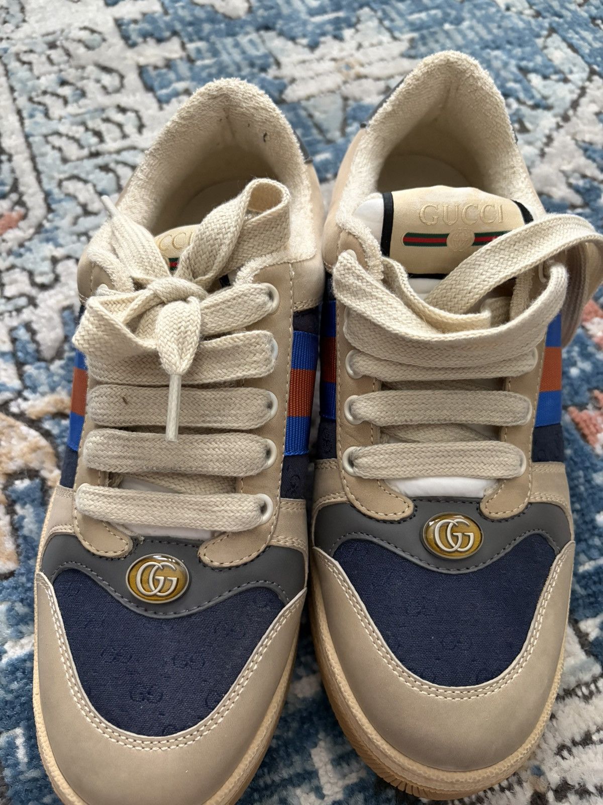 Gucci Gucci beige low top, blue and red stripe sneaker Size US 6 / EU 39 - 1 Thumbnail