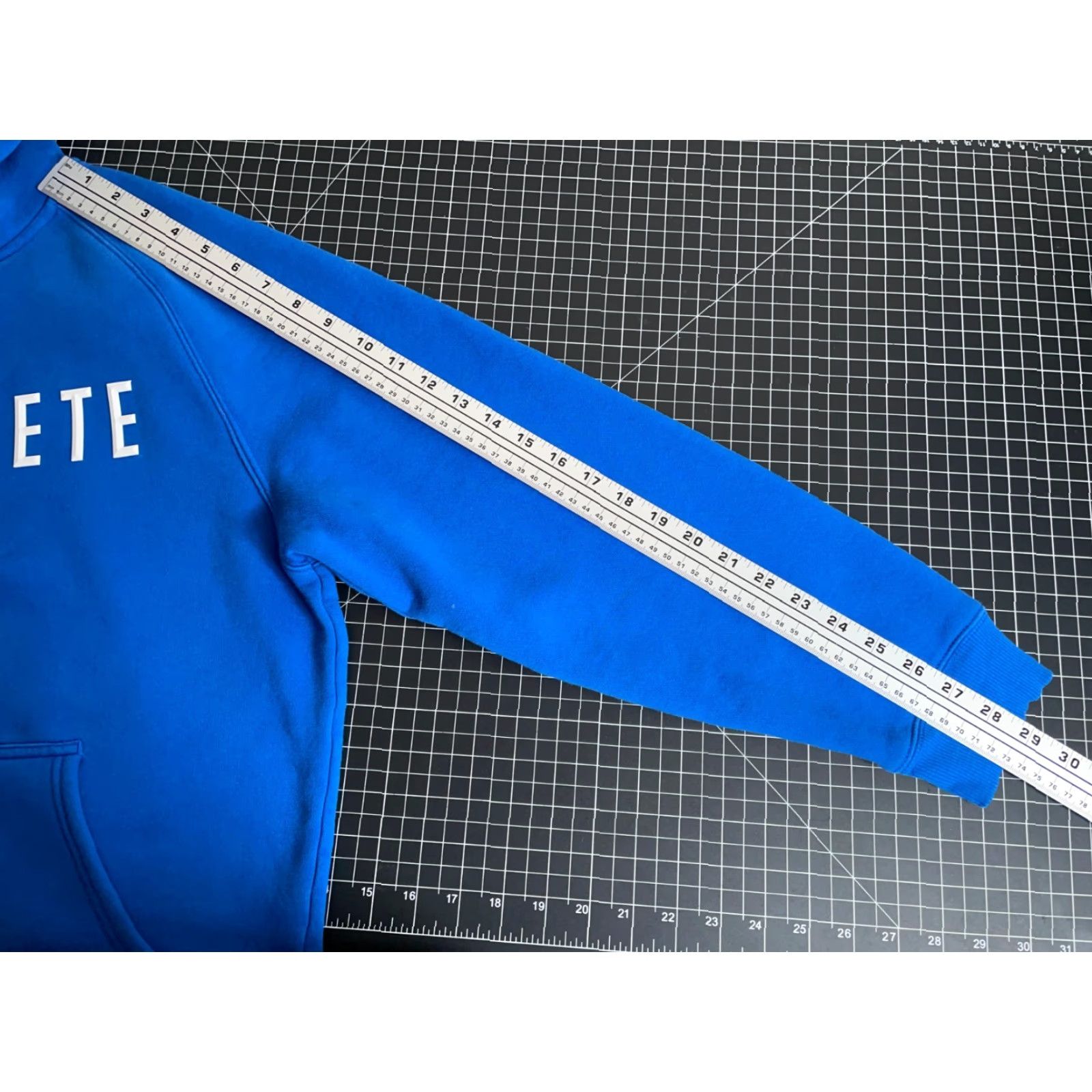 Vintage Alphalete Hoodie Adult Medium Blue Pullover Sweatshirt 2016 Raised Graphic Size US M / EU 48-50 / 2 - 6 Thumbnail
