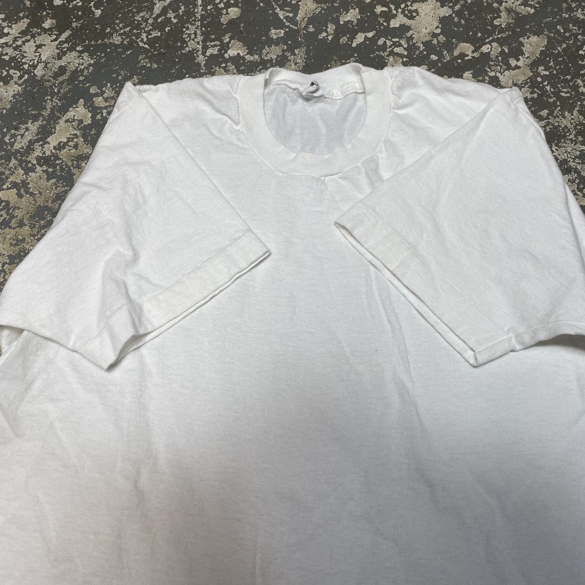 Unsound Rags × Vintage Vintage White Fruit Of The Loom Blank Single Stitch Tshirt Size US XL / EU 56 / 4 - 5 Thumbnail