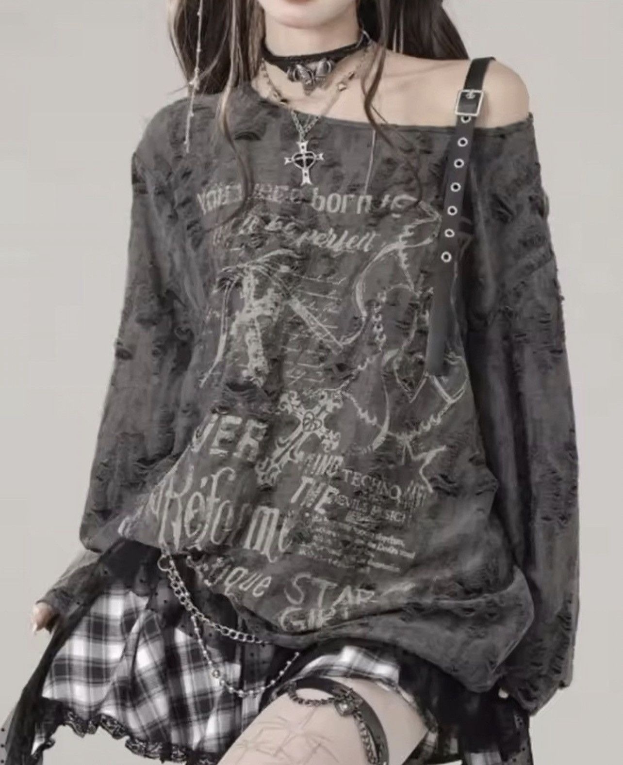 Japanese Brand Grunge Distressed Off-Shoulder Graphic Longsleeve Size XL / US 12-14 / IT 48-50 - 2 Thumbnail
