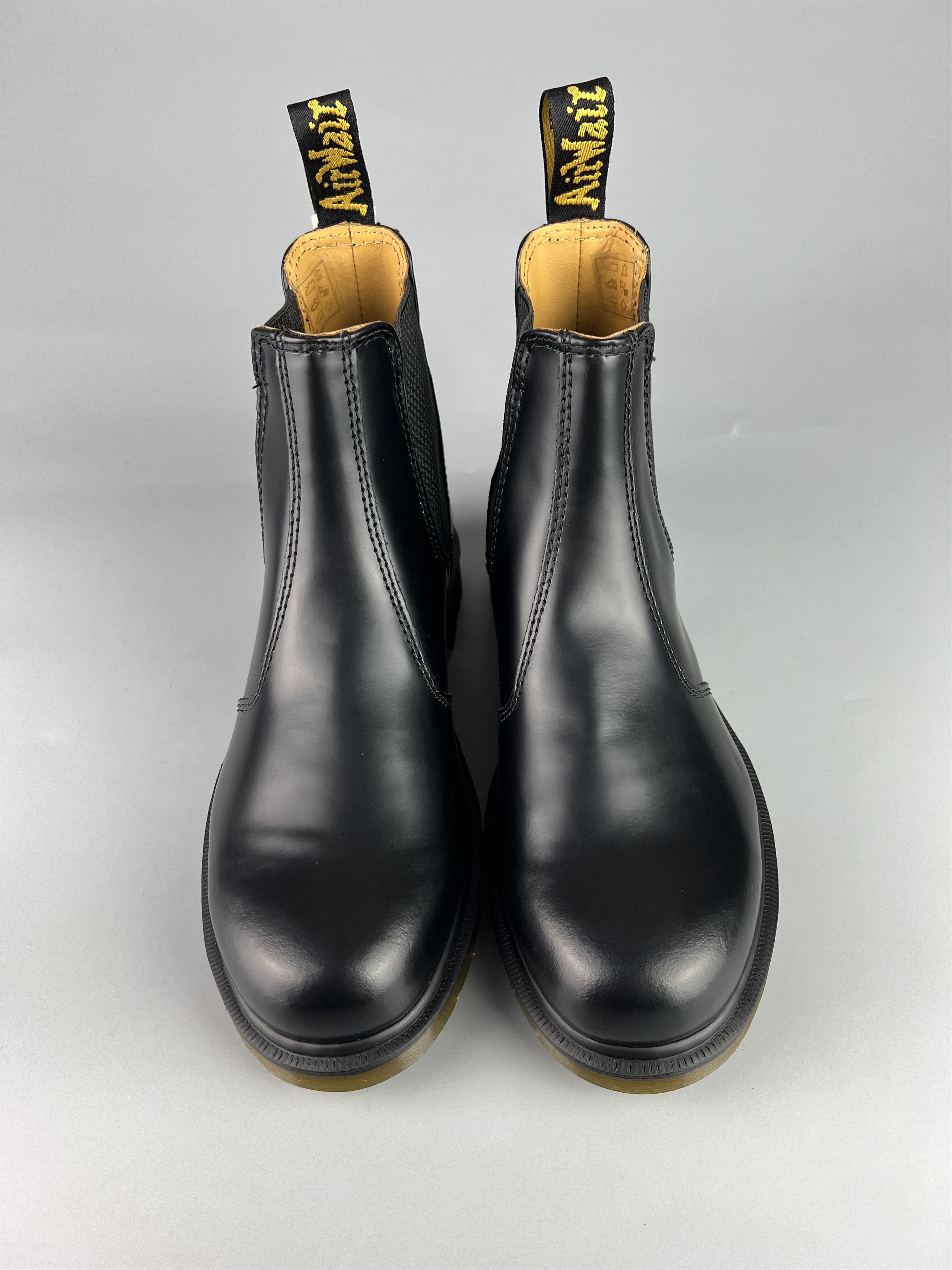 Dr. Martens Dr Martens 2976 Smooth Leather Chelsea Boots US8 UK7 EU41 Size US 8 / EU 41 - 4 Thumbnail