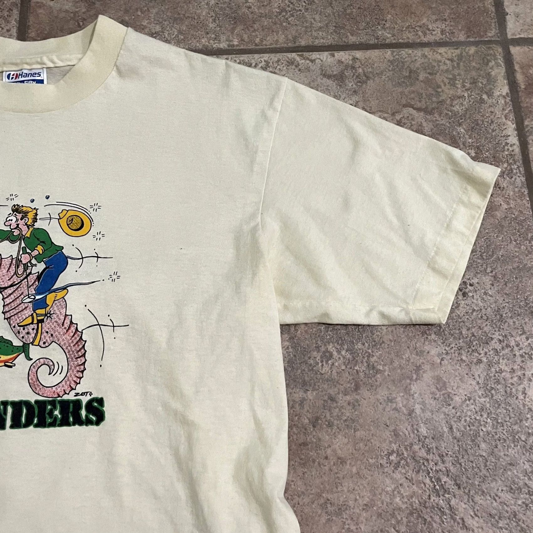 Hanes VINTAGE Hanes Sea Horse Graphic Tee Mens Size L Yellow USA Single Stitch Shirt Size US L / EU 52-54 / 3 - 2 Thumbnail