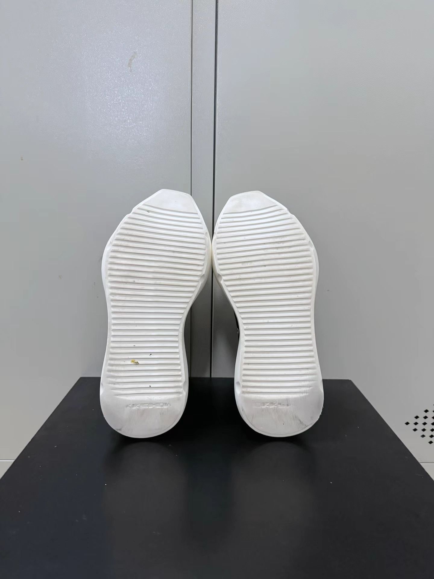 Rick Owens Rick Owens Abstract sneakers with tank sole, Converse-style Size US 7 / IT 37 - 4 Thumbnail