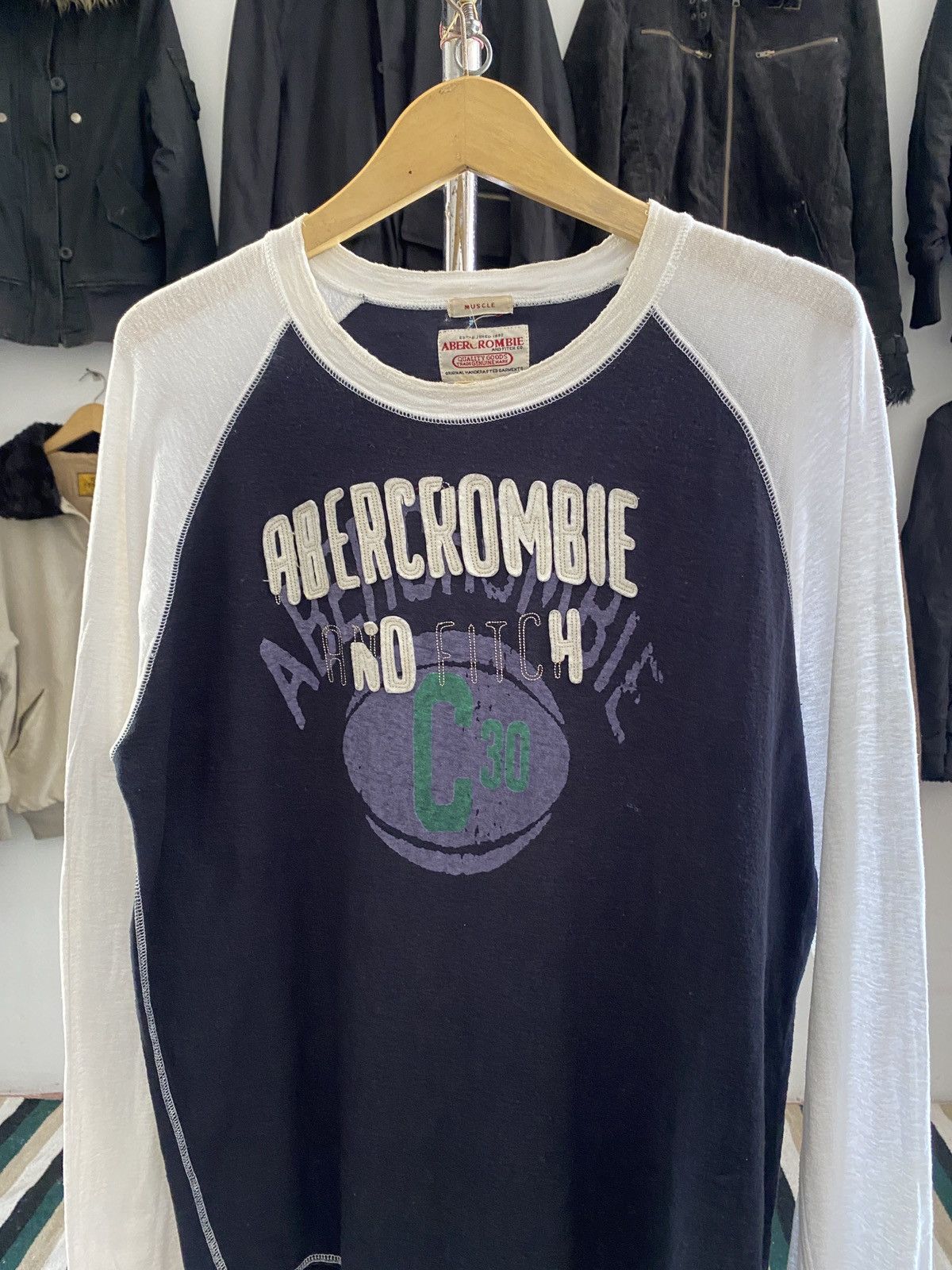 Abercrombie & Fitch Y2K Abercrombie & Fitch Raglan Muscle Long Sleeve in Black Size US L / EU 52-54 / 3 - 2 Thumbnail