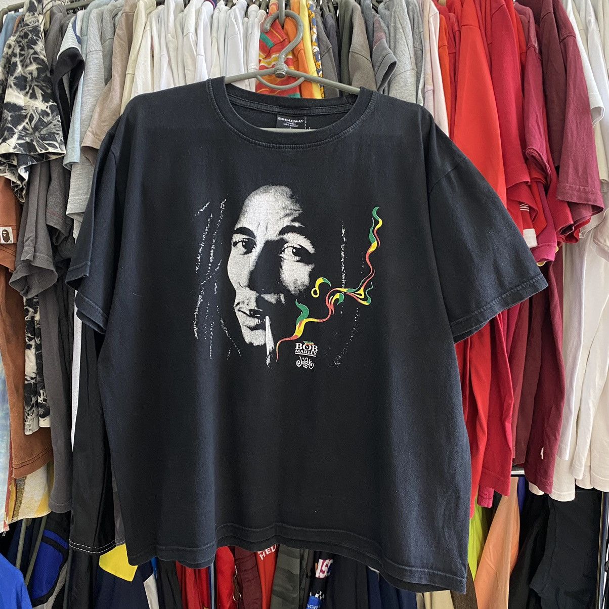 Band Tees Vintage Bob Marley big graphic logo 90’a band tee Size US L / EU 52-54 / 3 - 1 Thumbnail