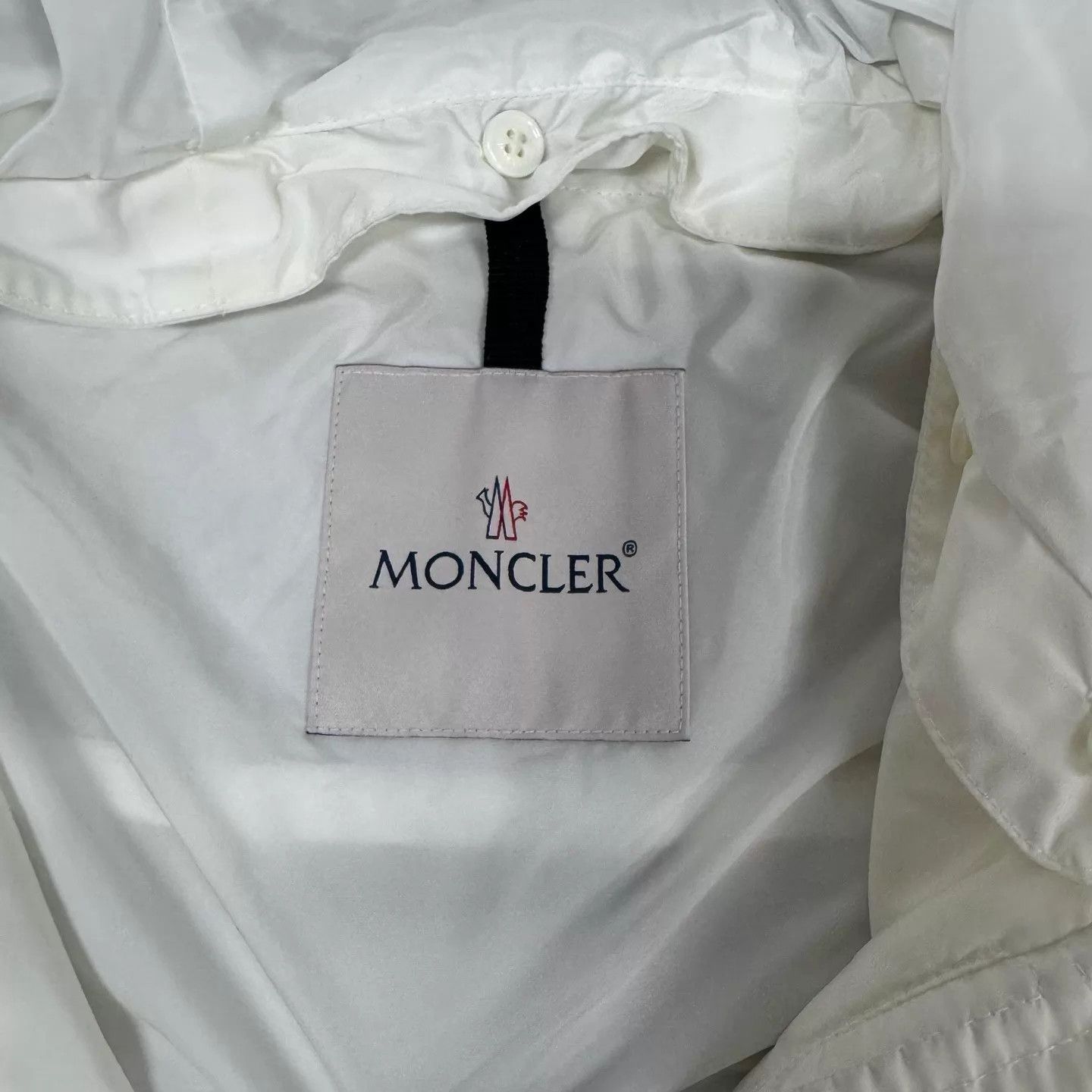 Moncler Moncler Cuff Logo White Shell Jacket Pleated Panel Size XS / US 0-2 / IT 36-38 - 6 Thumbnail
