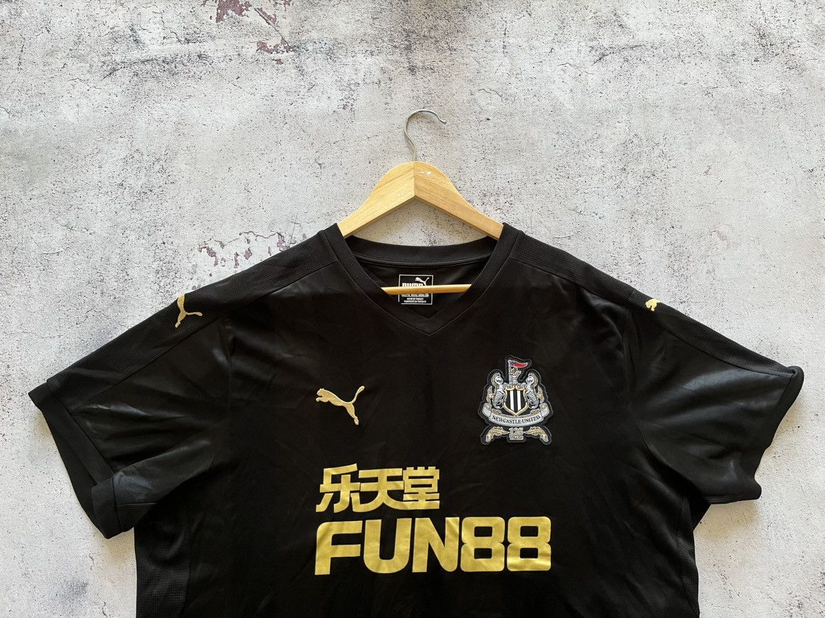 Puma PUMA NEWCASTLE UNITED AWAY 2017/2018 SOCCER JERSEY,FOOTBALL Size US XXL / EU 58 / 5 - 2 Thumbnail