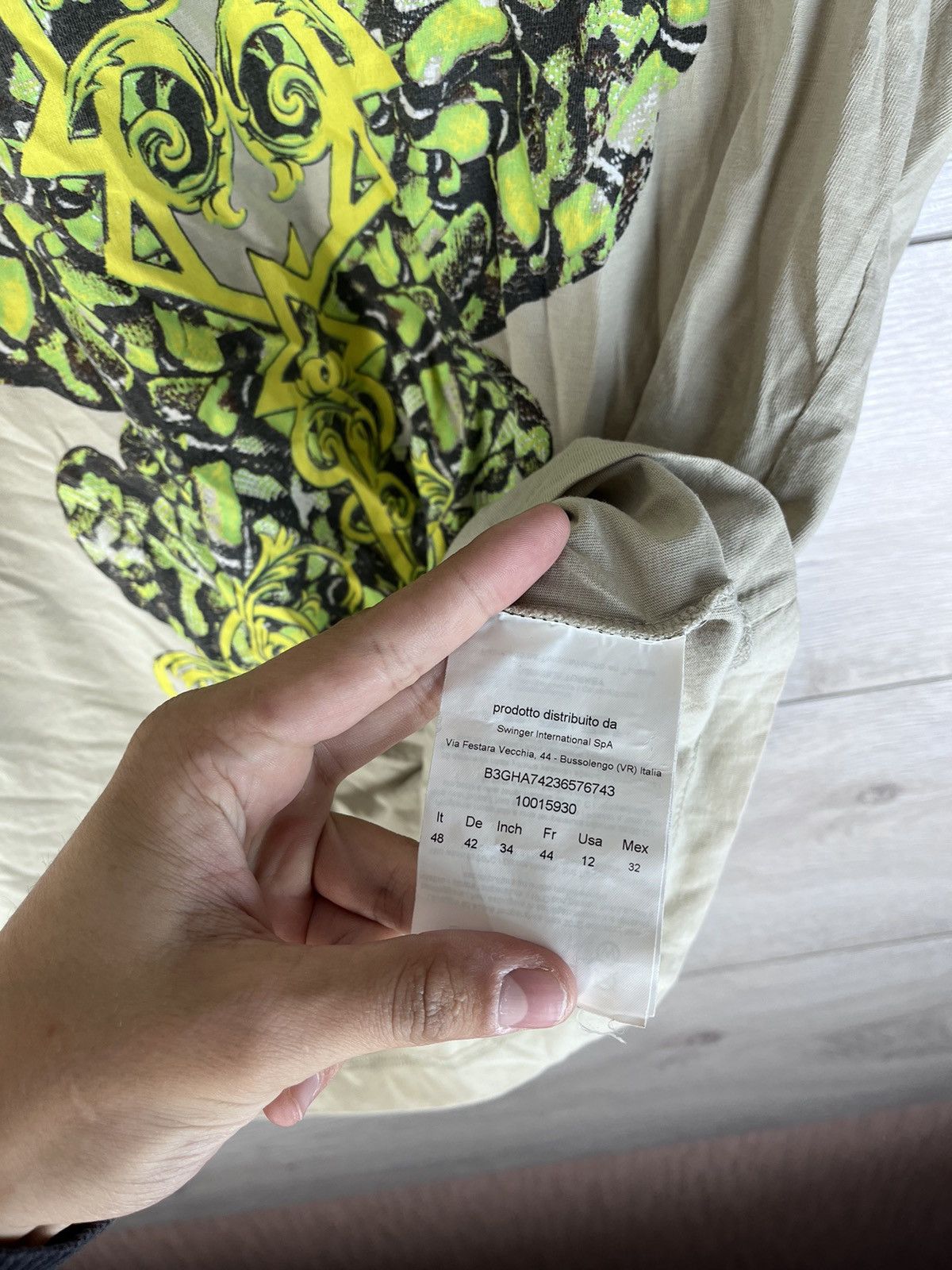Versace Jeans Couture Women’s t-shirt Versace Jeans size 12 Size XL / US 12-14 / IT 48-50 - 5 Thumbnail