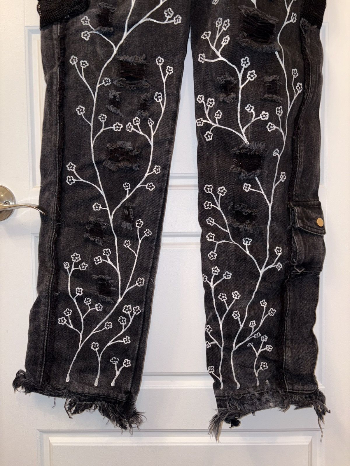 Jakischrist JAKISCHRIST “Floral Distressed Cargo Jeans” Size US 31 - 10 Thumbnail