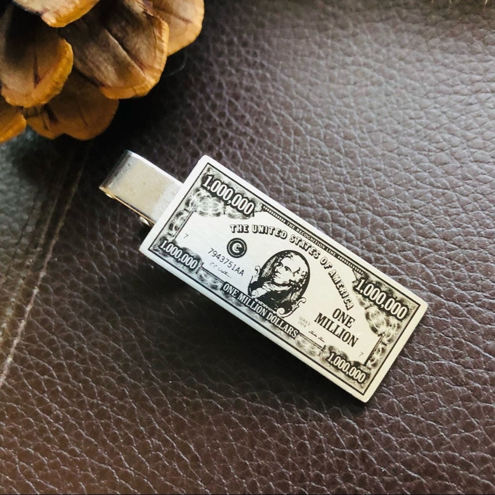 Vintage Vintage silver tone million dollar bill tie bar clip Size ONE SIZE - 1 Thumbnail