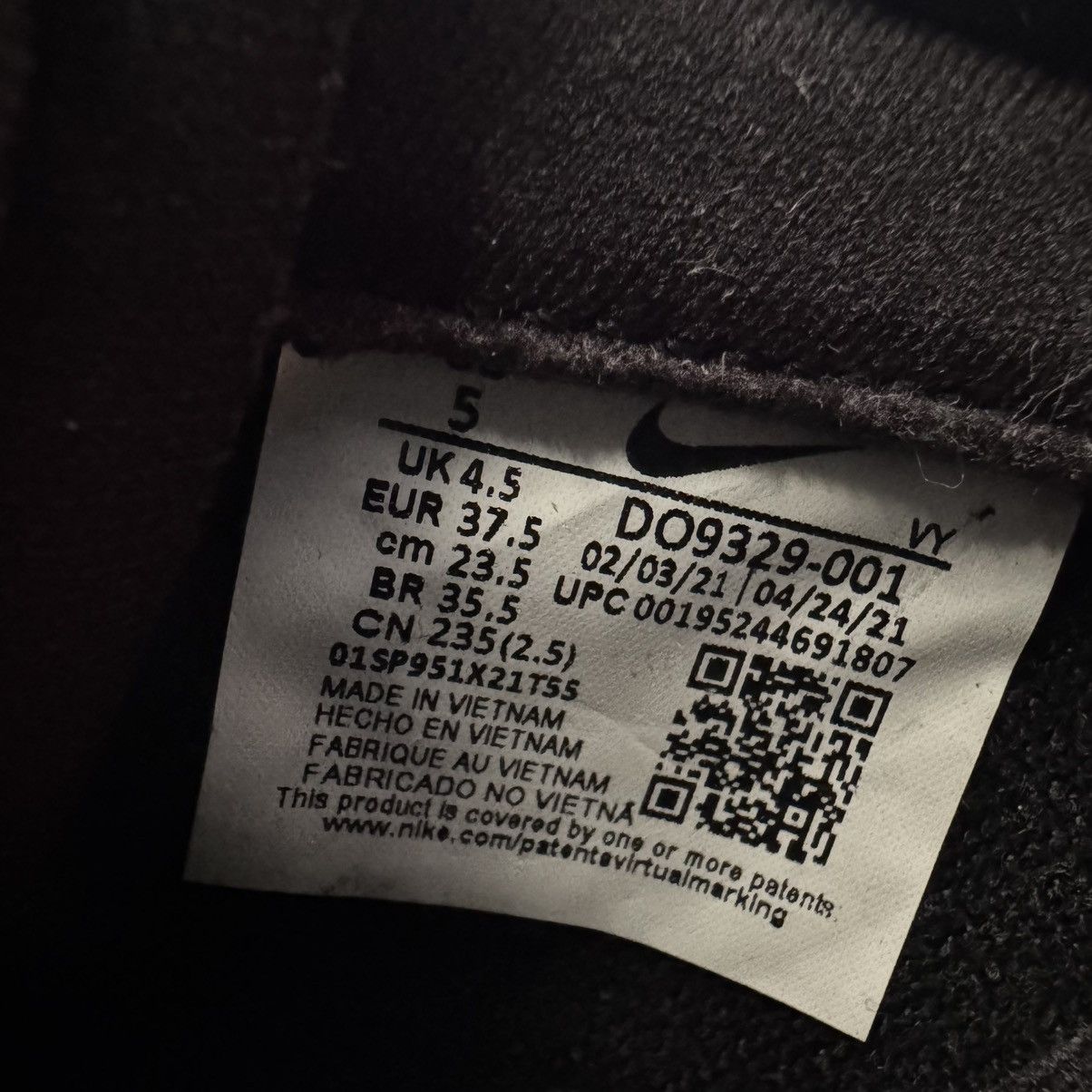 Nike × Undefeated Nike Dunk Low Undefeated 5 “On It Black” Size US 5 / EU 37 - 8 Thumbnail