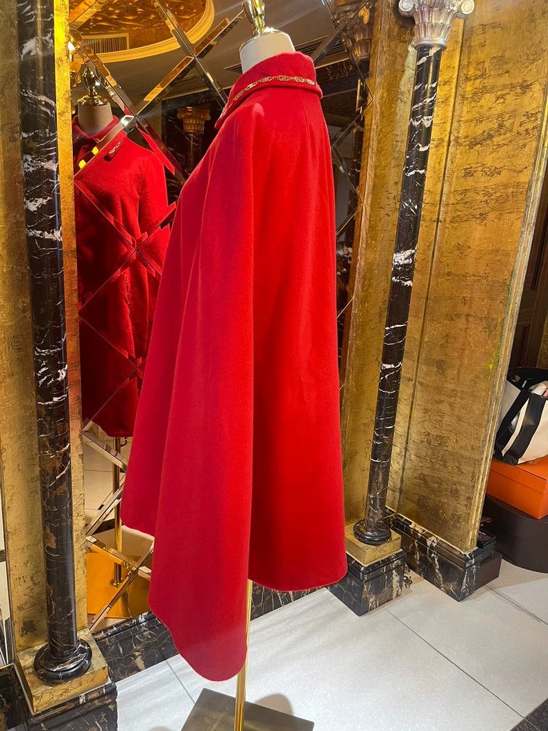 Versace Versace Classic back pattern logo wool cape coat Size M / US 6-8 / IT 42-44 - 6 Thumbnail