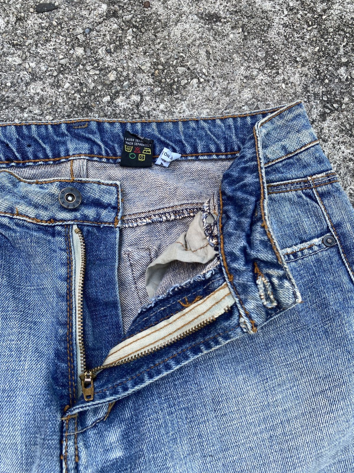 Buffalo David Bitton Buffalo David Bitton Boot Cut Jeans Size US 31 - 10 Thumbnail