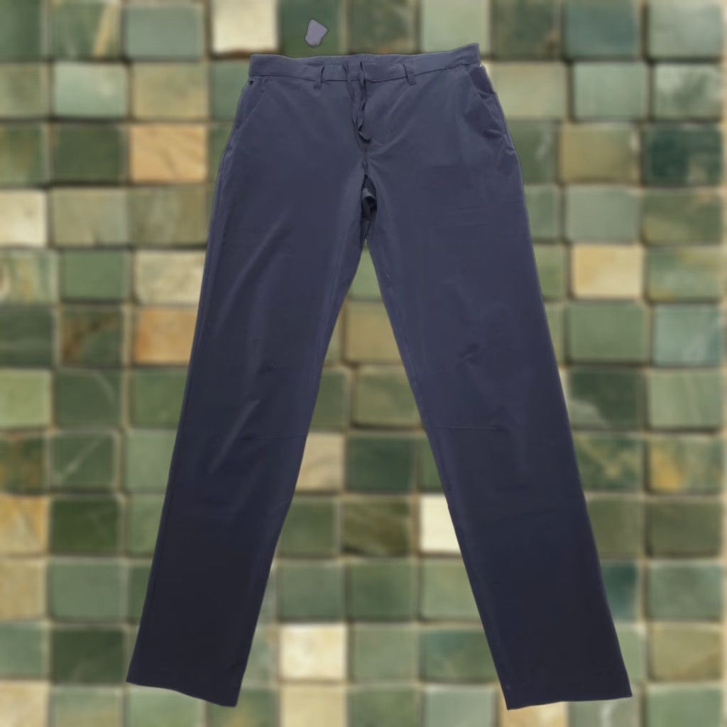 Fabletics The Only Pant Mens Large Black 4Way Stretch Performance Chino Golf NWT