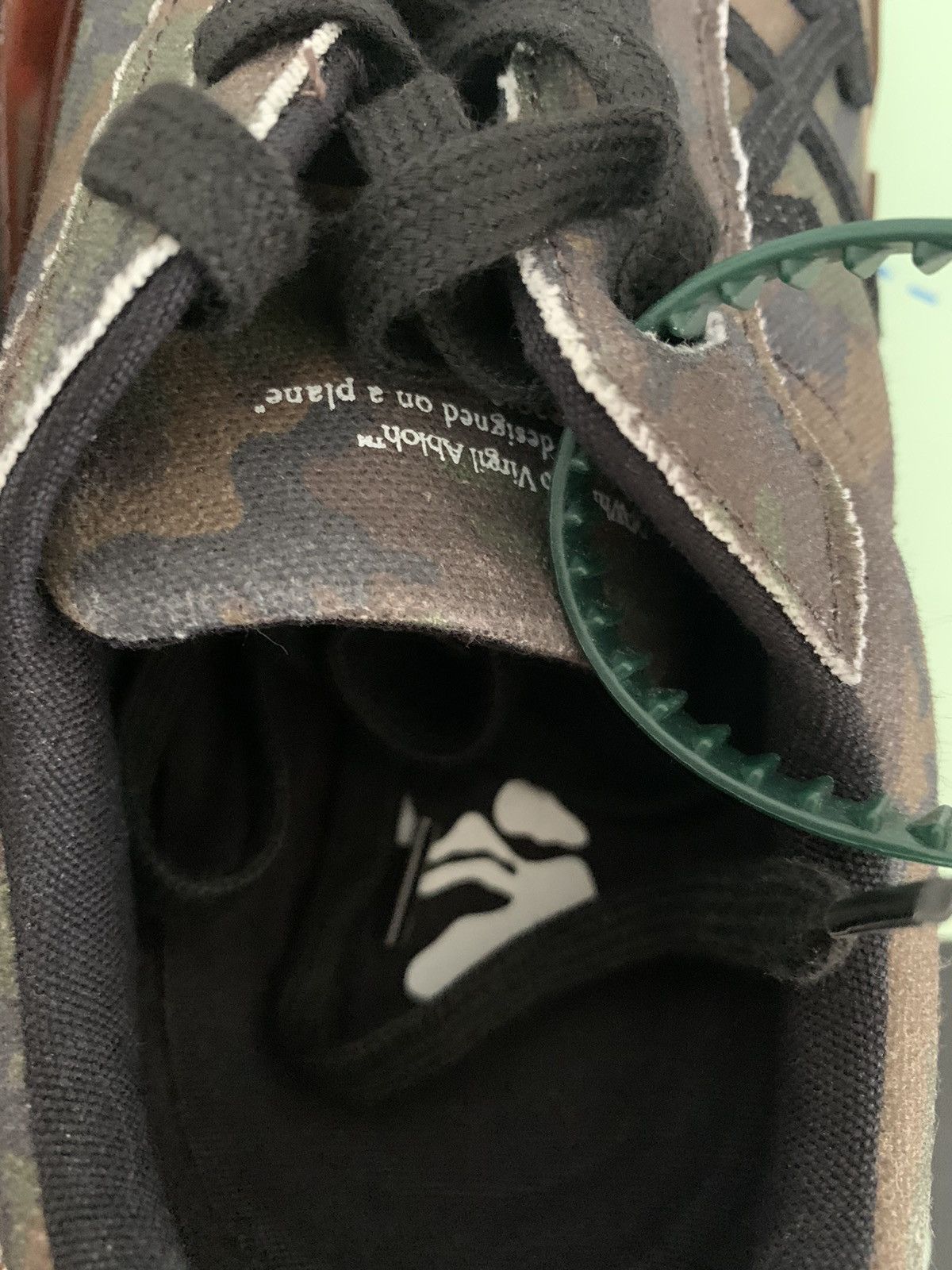 Off-White OFF-WHITE LOW VULCANIZED CAMO CANVAS Size US 7 / EU 40 - 15 Thumbnail
