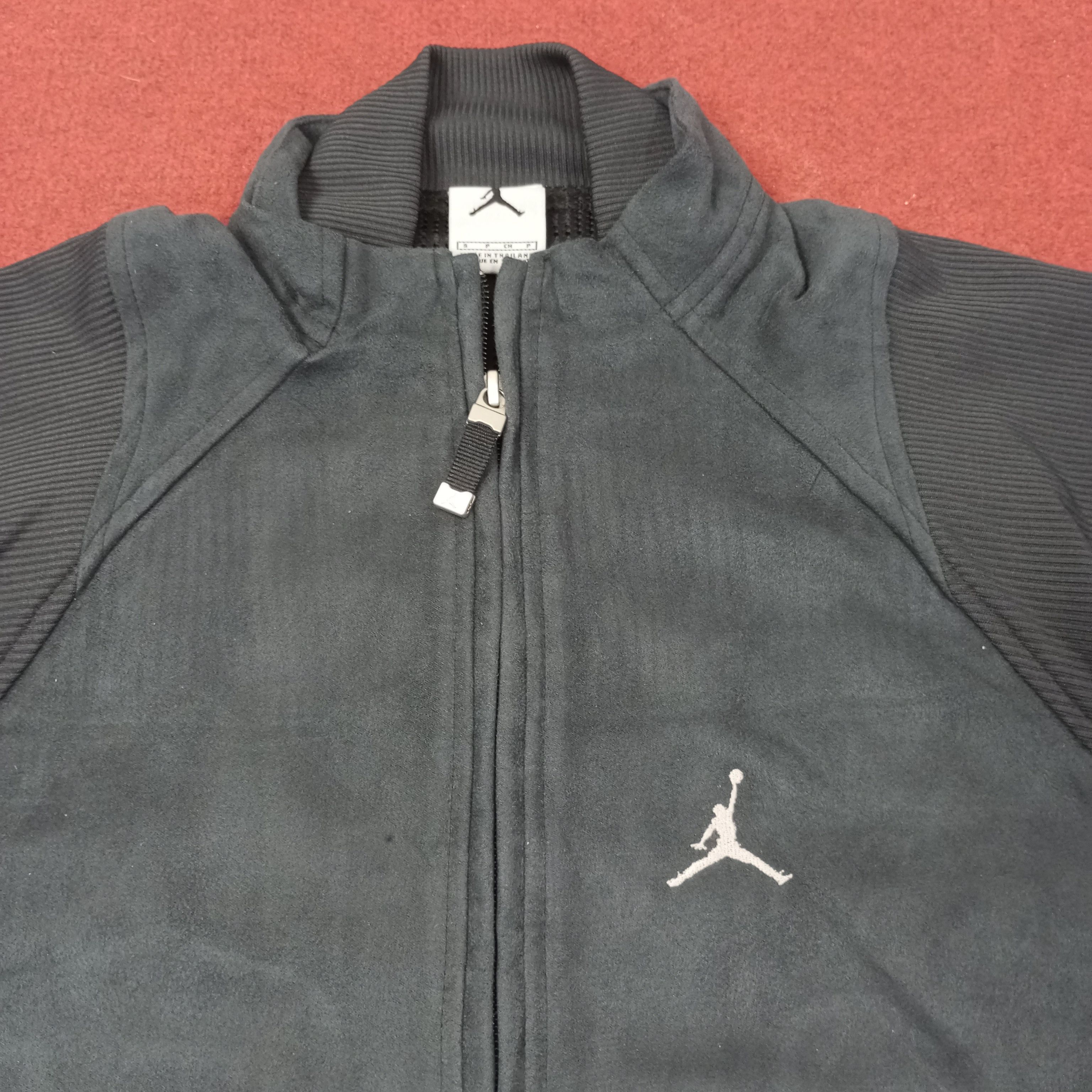 Vintage Air Jordan Small Logo Sweater Jacket c253n15 Size US S / EU 44-46 / 1 - 2 Thumbnail
