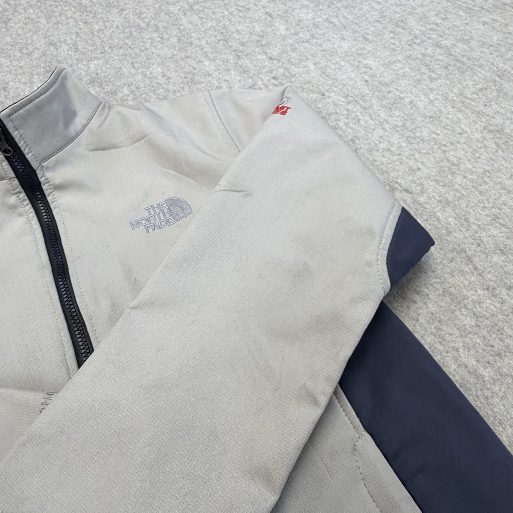 The North Face The North Face Summit Series Jacket Mens M Gray Full Zip Softshell Wind-Resistant Water Resistant Pockets Lined Fleece Size US M / EU 48-50 / 2 - 4 Thumbnail
