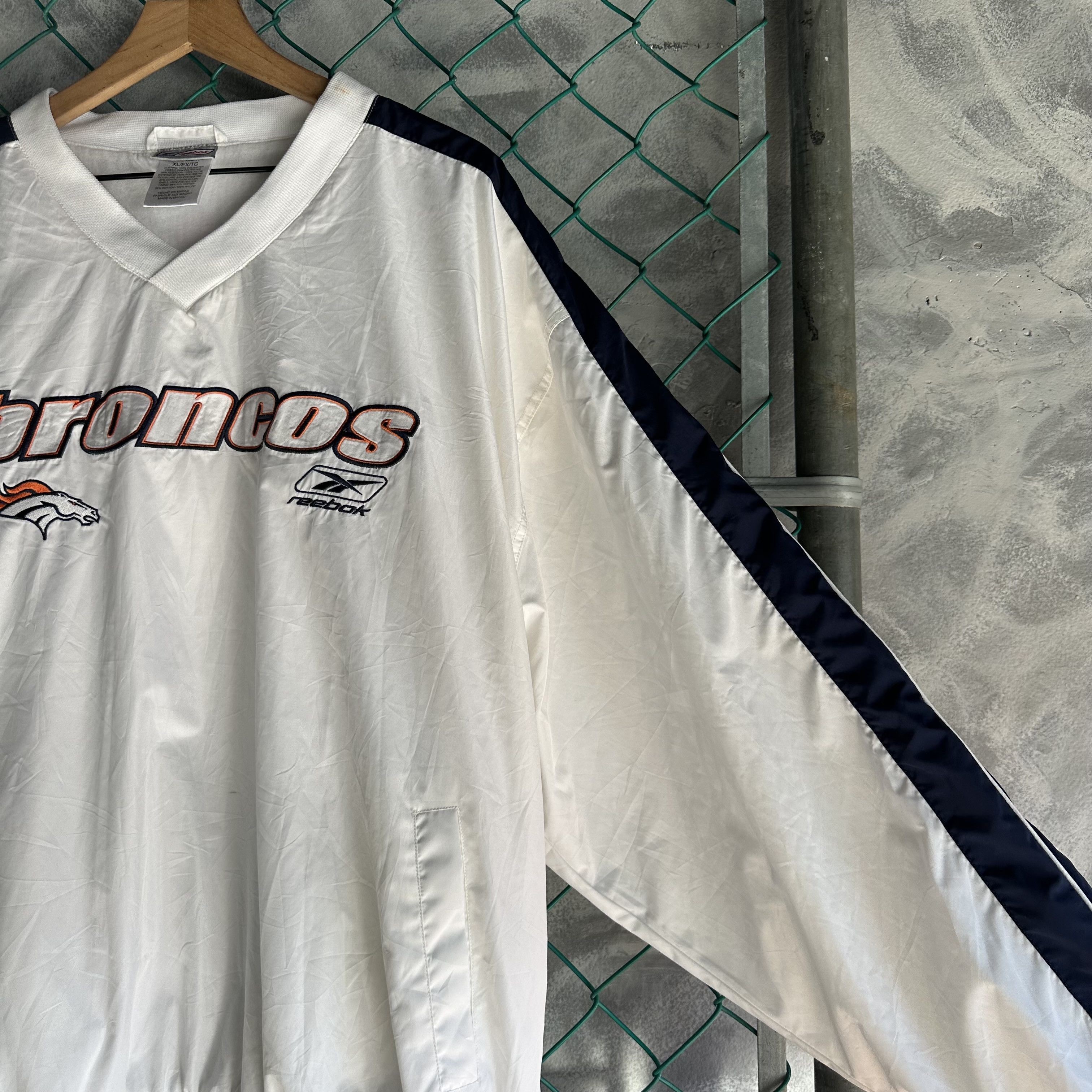 Reebok Vintage Reebok Denver Broncos Pullover Jacket Windbreaker Size US XL / EU 56 / 4 - 5 Thumbnail