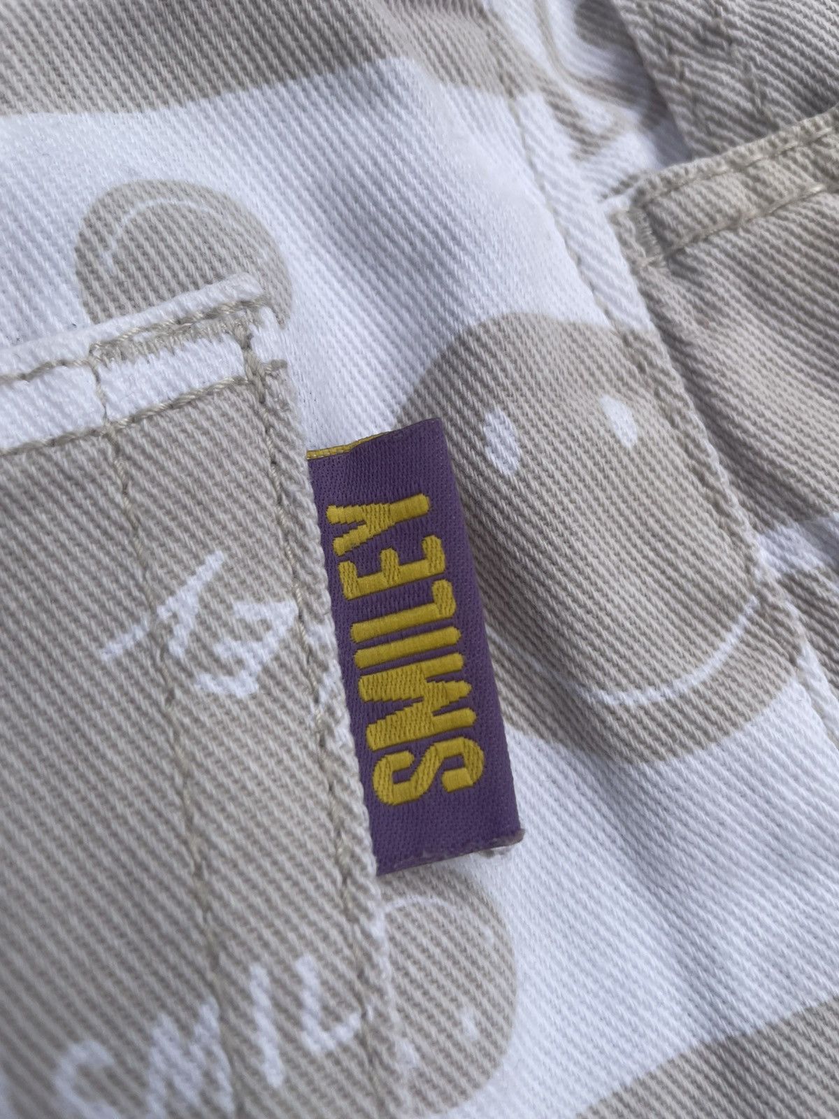 Designer × H&M Smiley x H&M AOP Denim Size 31" - 15 Thumbnail