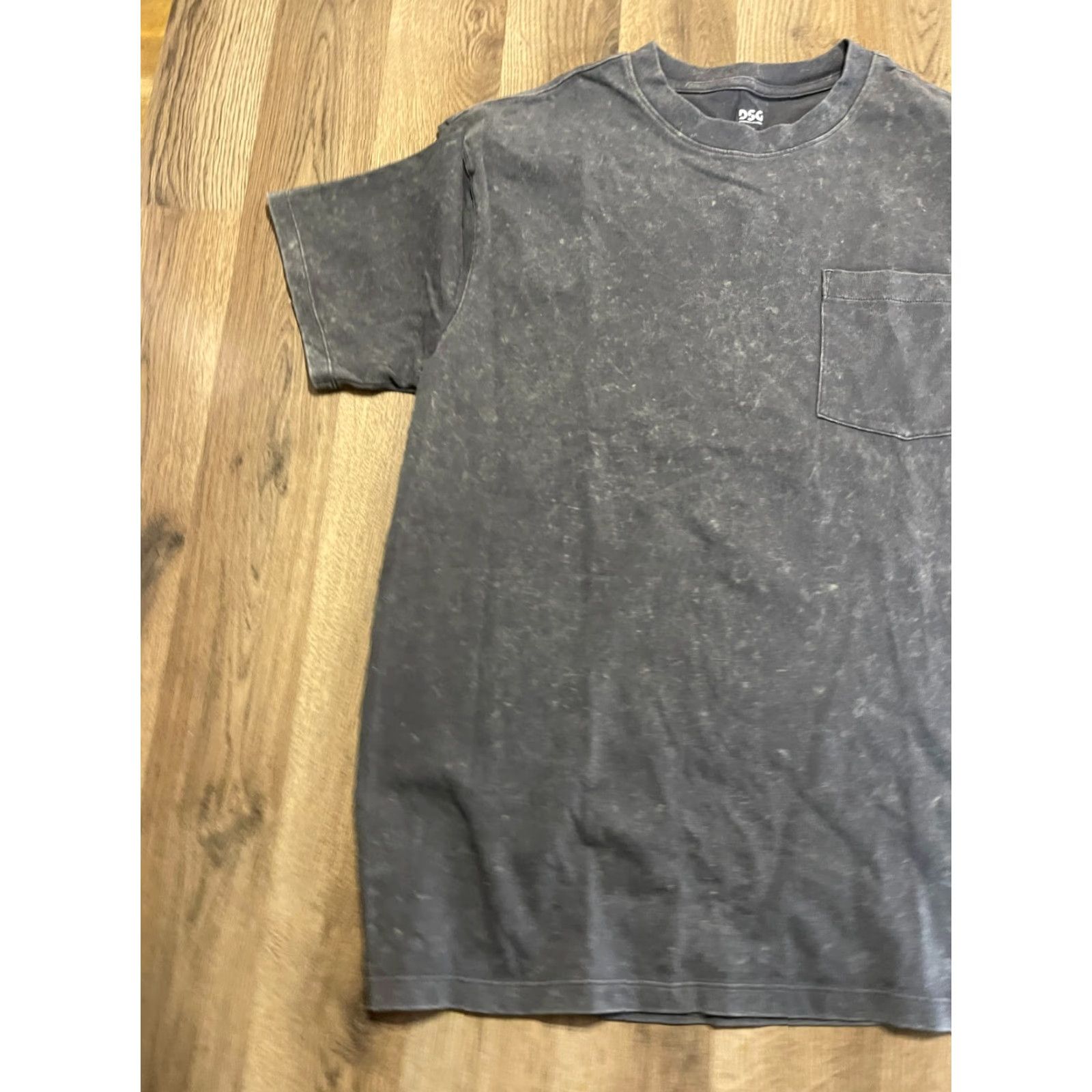 Vintage VINTAGE D&G Shirt Men Medium Grey Short Sleeve Round Neck Pocket Size US M / EU 48-50 / 2 - 3 Thumbnail