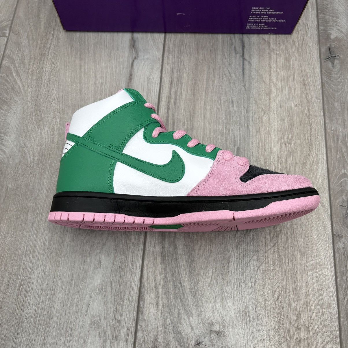 Nike SB NEW Nike Invert Celtics Dunks Size US 9 Size US 9 / EU 42 - 6 Thumbnail