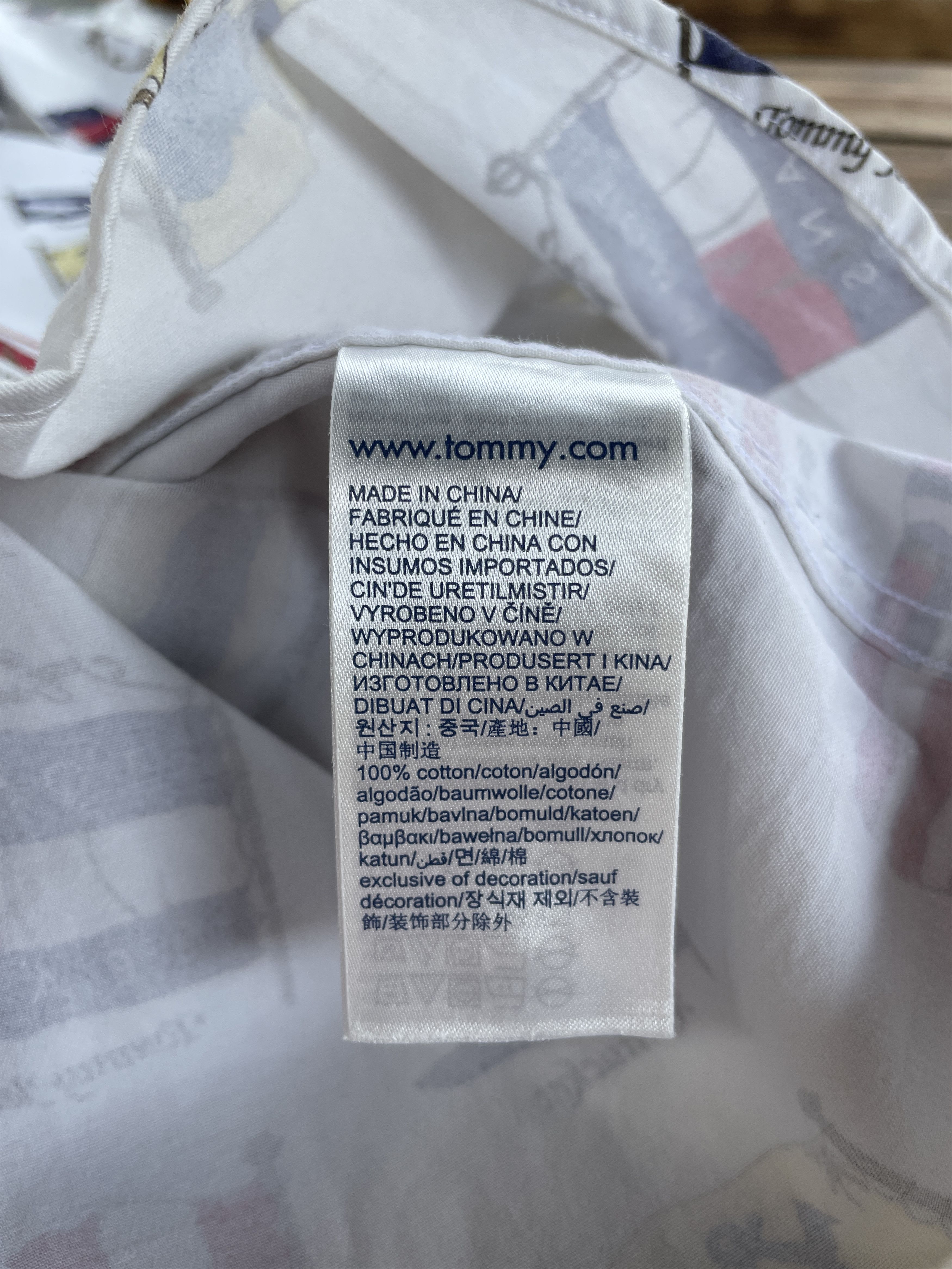 Tommy Hilfiger Tommy Hilfiger Tommy Jeans Sailing Flag Short Sleeve Shirt Size US M / EU 48-50 / 2 - 8 Thumbnail