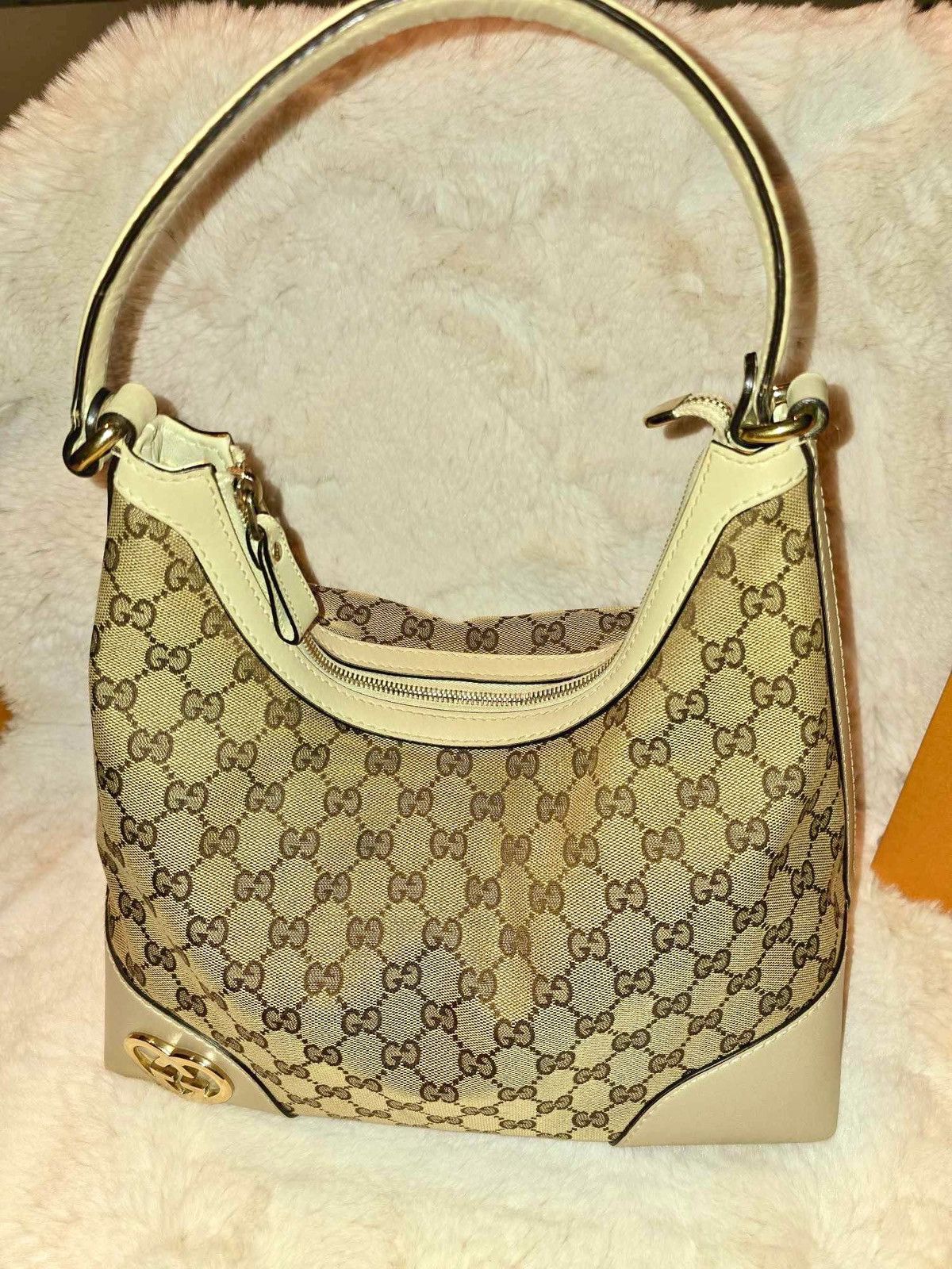 Gucci Gucci Handbag in very good condition. Size ONE SIZE - 16 Thumbnail