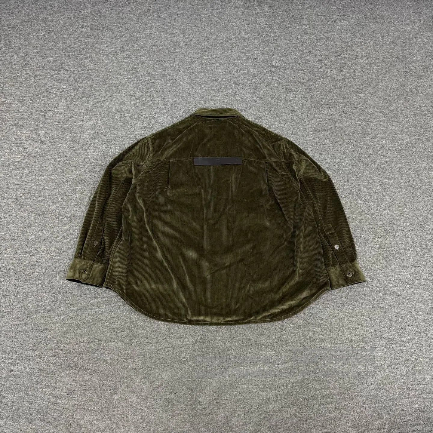 Loewe LOEWE Back leather tag with logo; military-green corduroy Size ONE SIZE - 2 Thumbnail