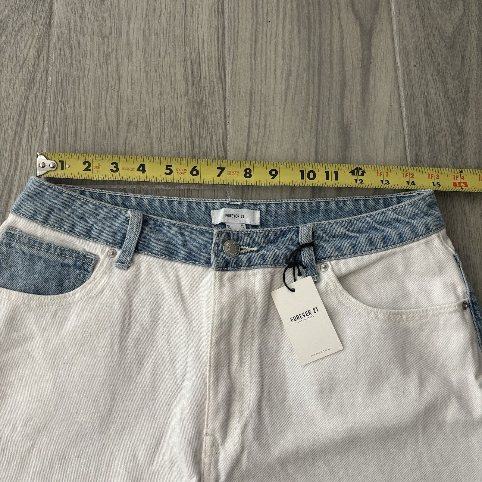 Forever 21 NWT Forever 21 Women’s Sz. 29 White Blue Denim Shorts Size 29" - 6 Thumbnail