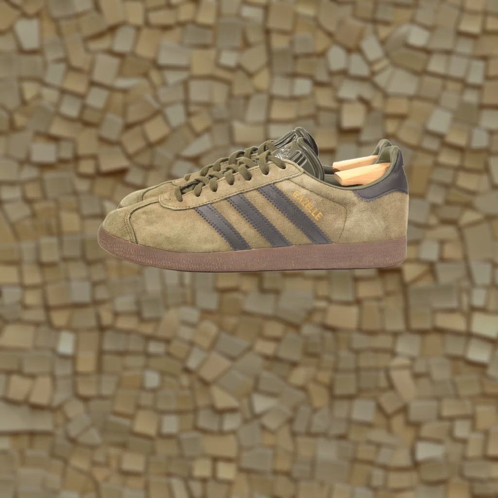 Adidas adidas Sneakers Mens Green Gazelle Night Cargo Core Black EE8947 Suede Trainers Size Size US 5 / EU 37 - 1 Thumbnail